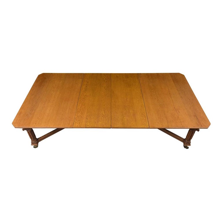 English 19th Century Oak Dining Table In Good Condition For Sale In Los Angeles, CA