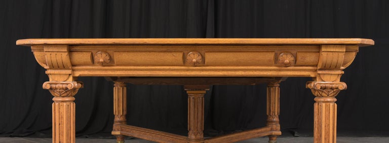 English 19th Century Oak Dining Table For Sale 3