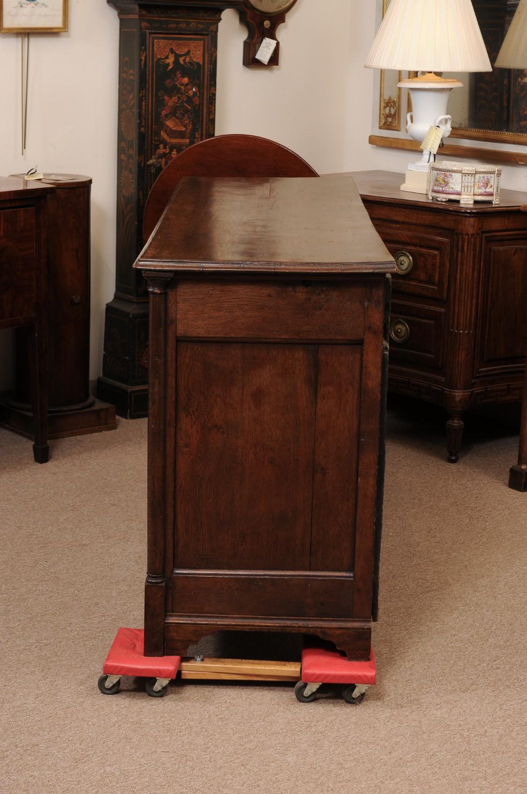 English 19th Century Oak Dresser Base with 2 Cabinet Doors 7
