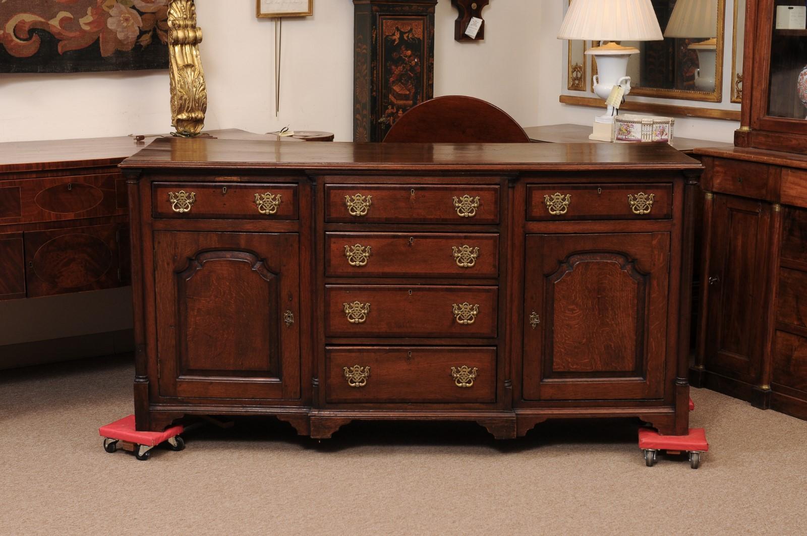 English 19th Century Oak Dresser Base with 2 Cabinet Doors 8