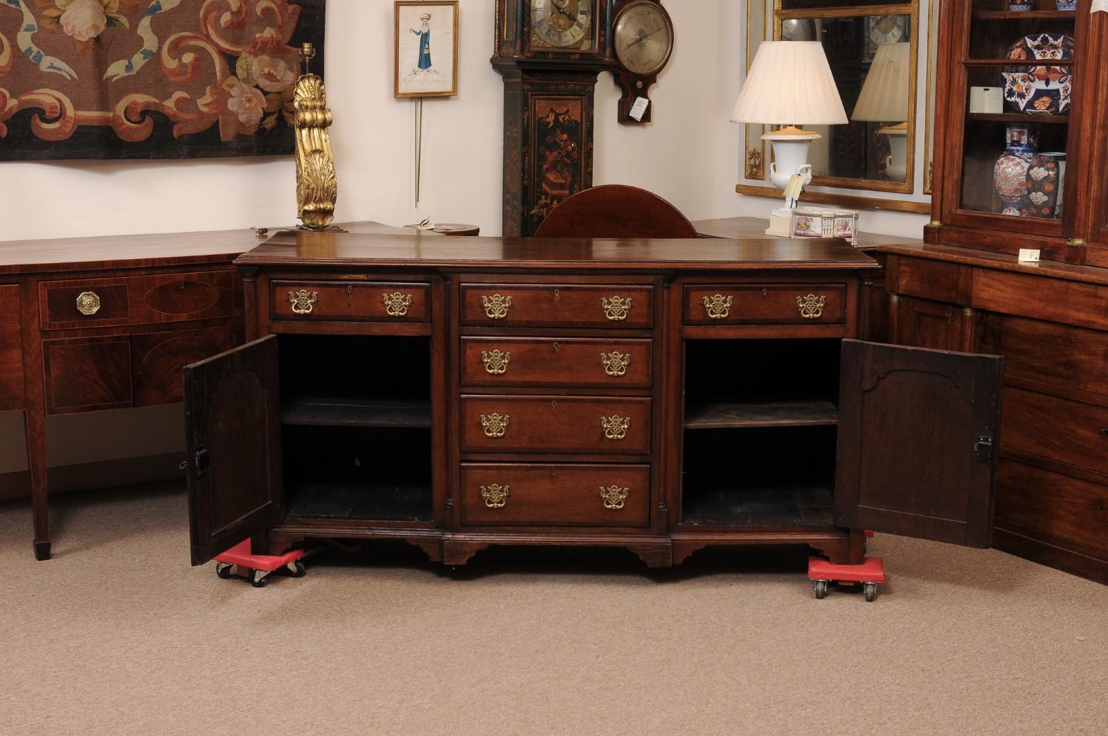 English 19th Century Oak Dresser Base with 2 Cabinet Doors 9
