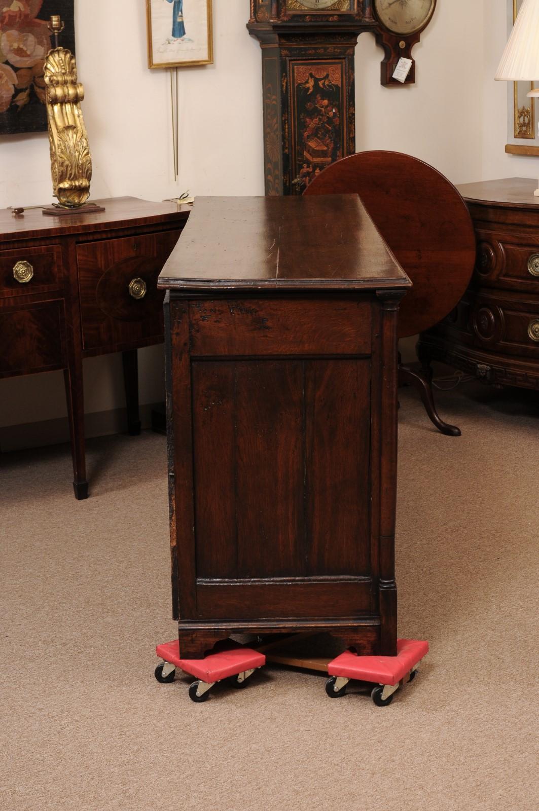 English 19th Century Oak Dresser Base with 2 Cabinet Doors 3