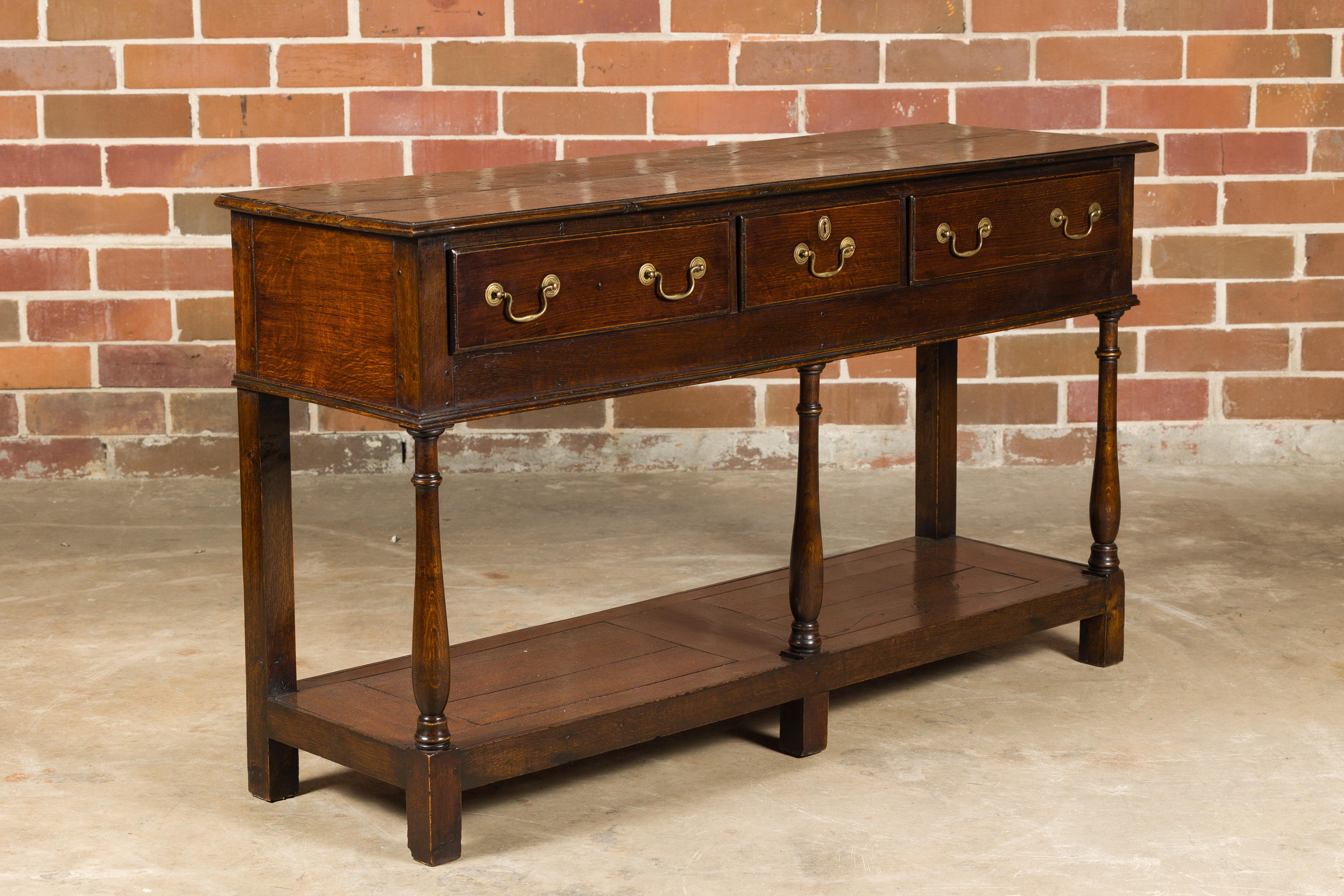 English 19th Century Oak Dresser Base with Three Drawers and Baluster Legs For Sale 6