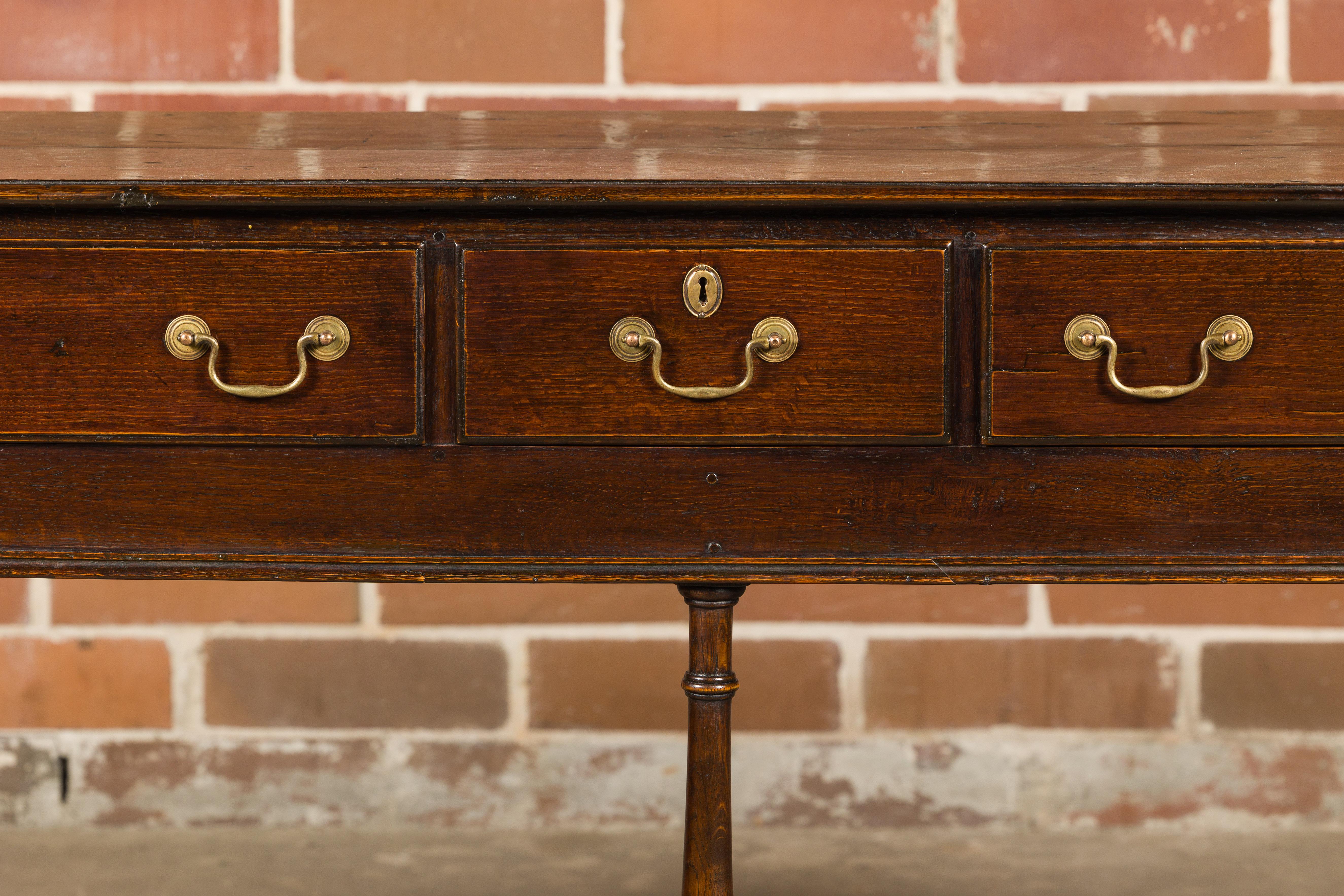 English 19th Century Oak Dresser Base with Three Drawers and Baluster Legs For Sale 1