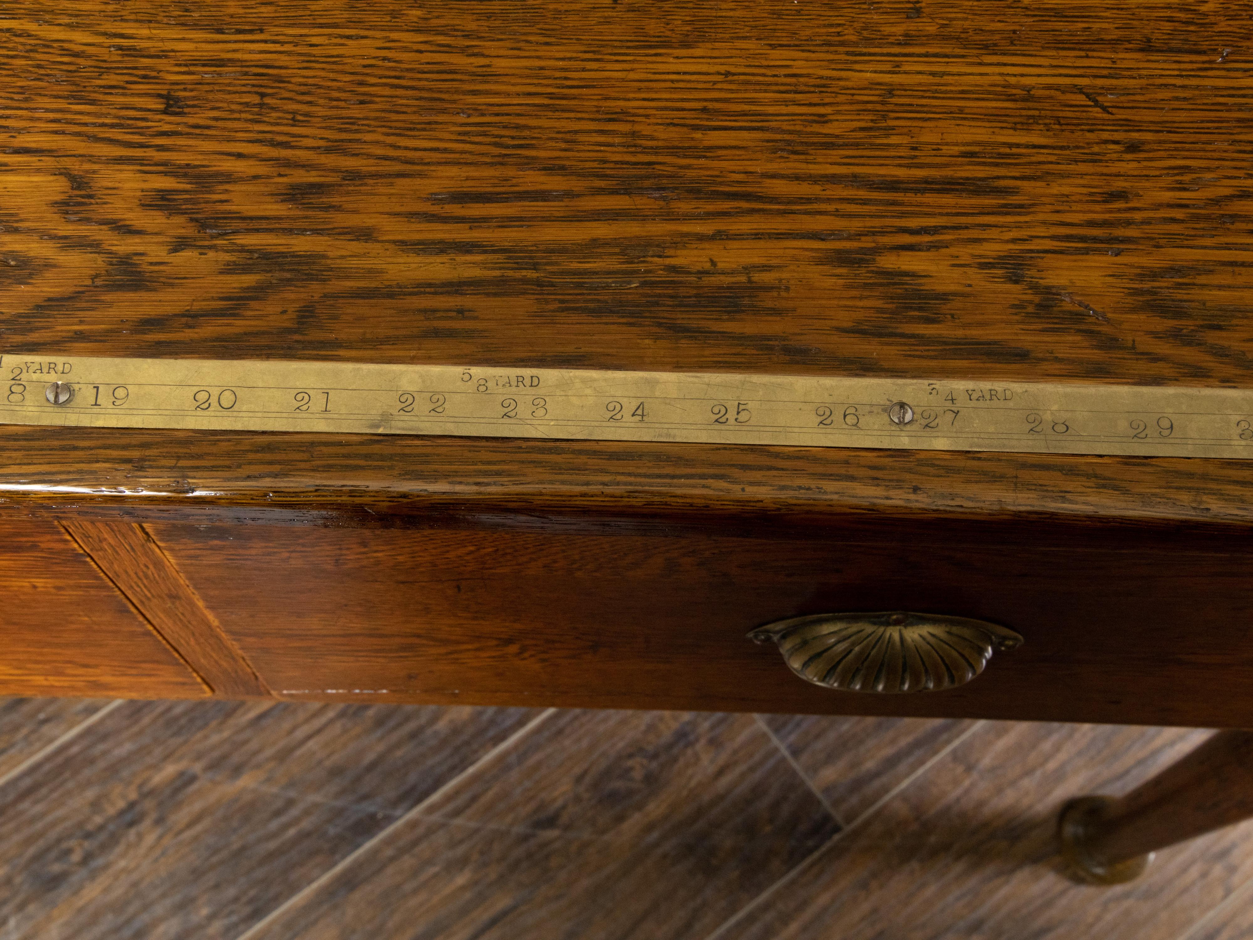 English 19th Century Oak Drop Leaves Draper's Table with Brass Measuring Tape For Sale 7