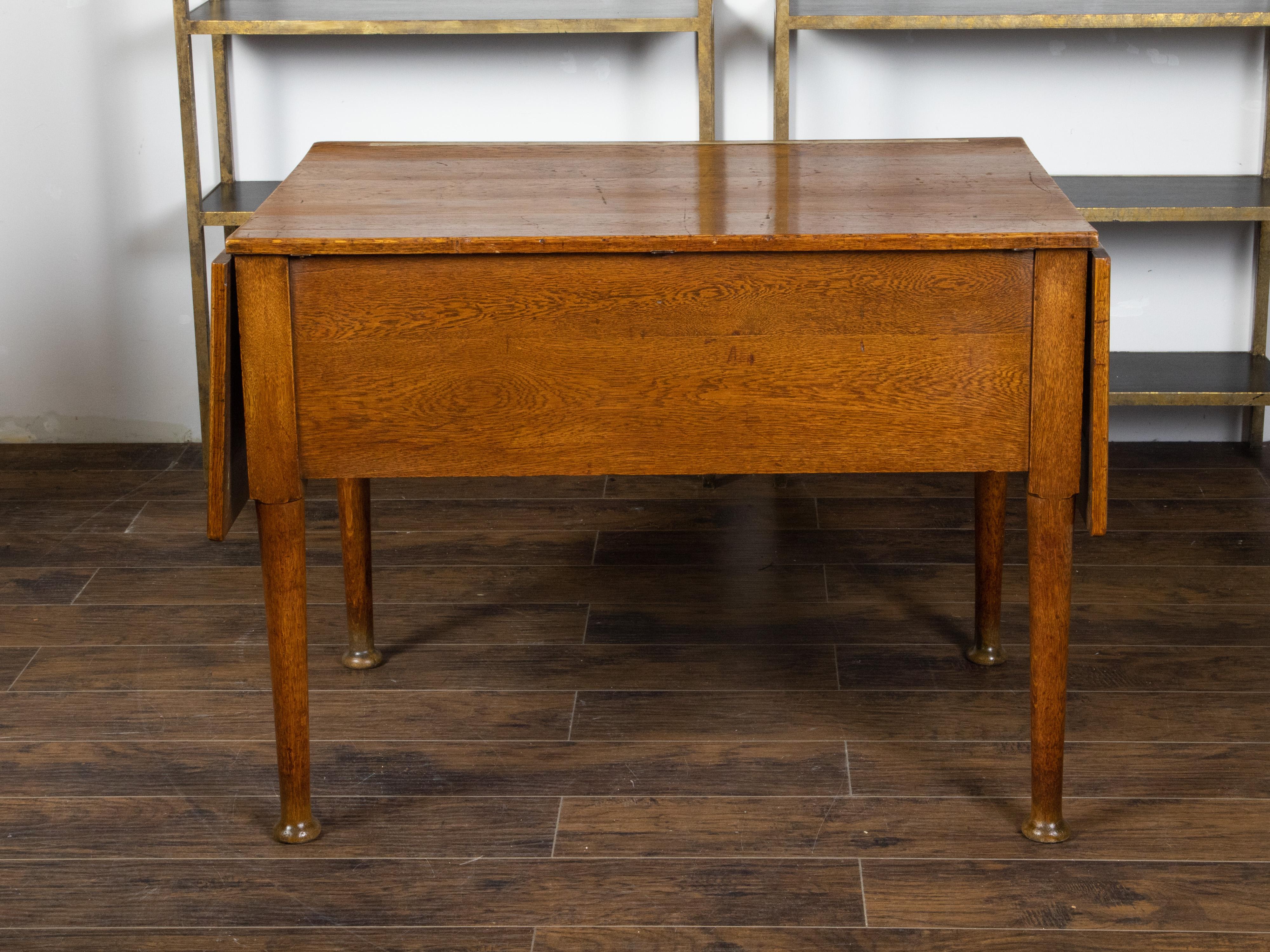 English 19th Century Oak Drop Leaves Draper's Table with Brass Measuring Tape For Sale 4