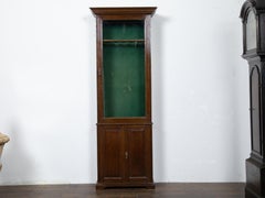 English 19th Century Oak Gun Cabinet with Single Glass Door and Inner Drawers