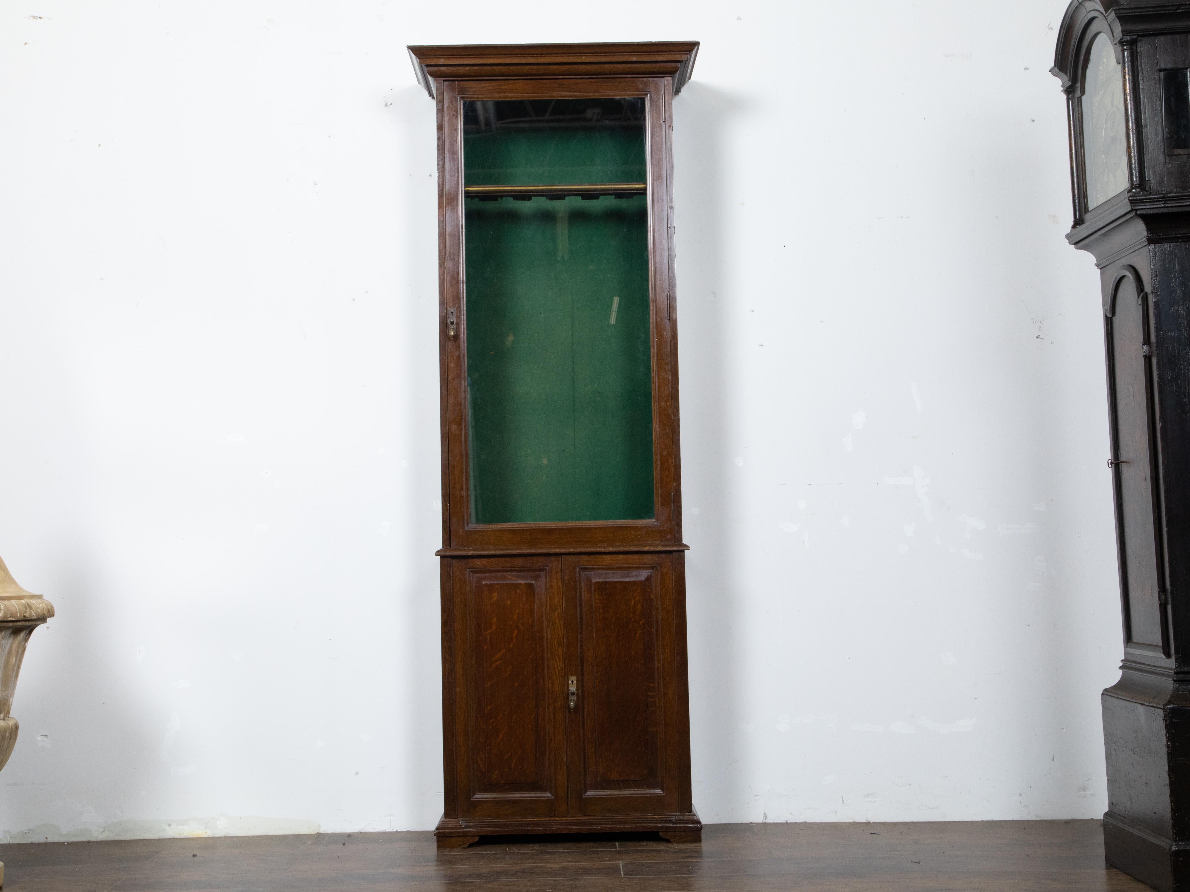 English 19th Century Oak Gun Cabinet with Single Glass Door and Inner Drawers For Sale 1