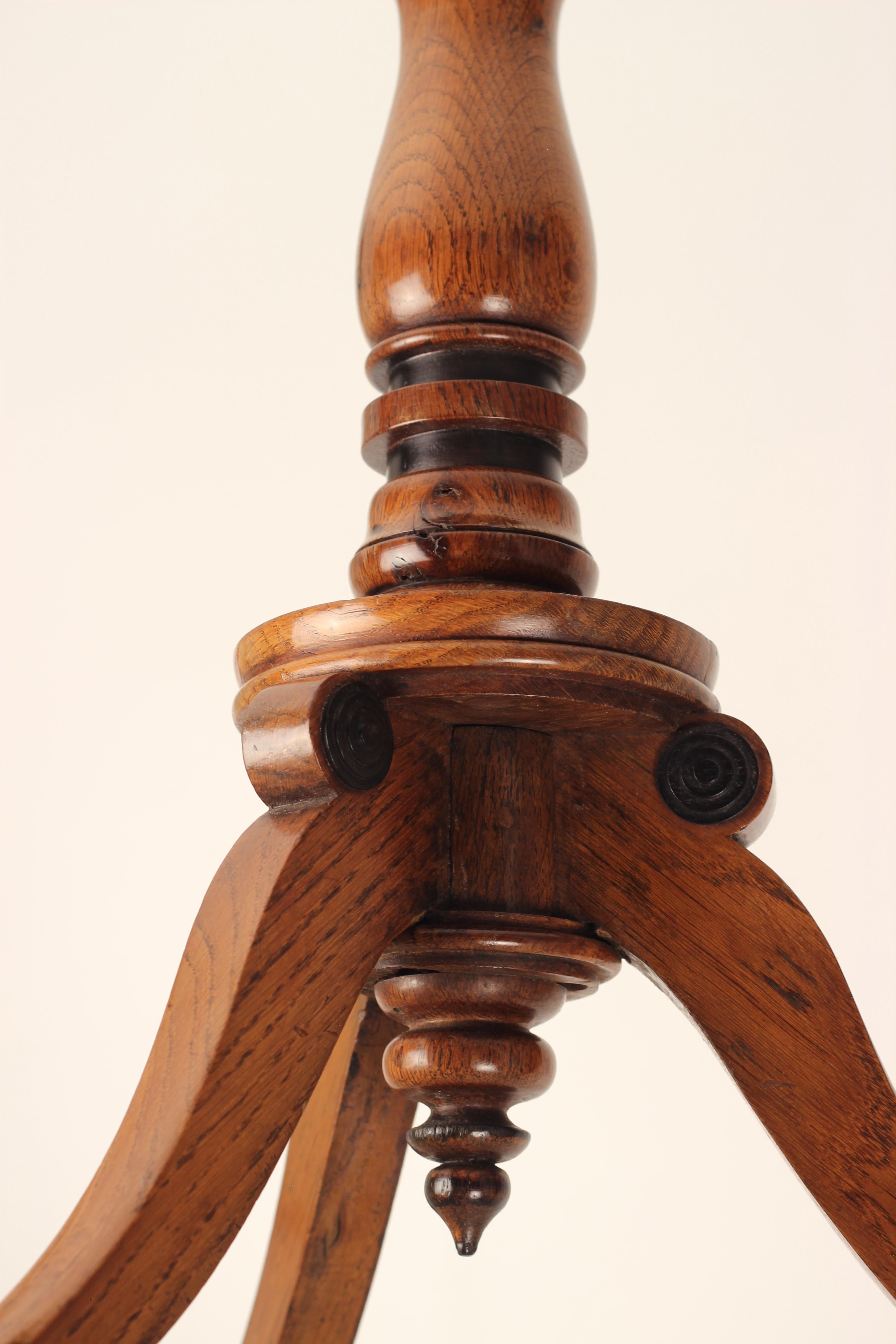 English 19th Century Oak Hard Wood Specimen Pedestal, Tripod Table / Wine Table For Sale 3