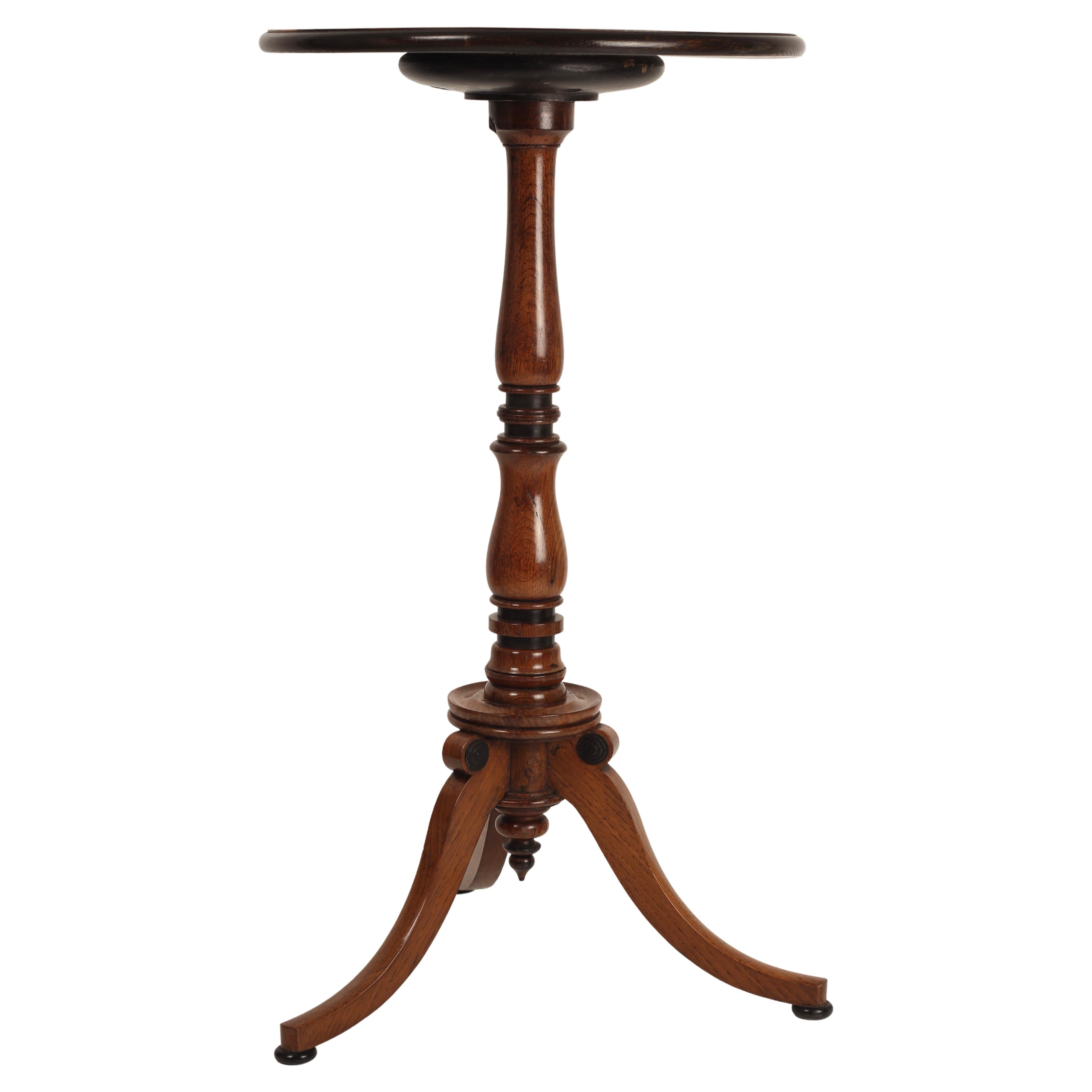 A fine Victorian 19th Century Oak and ebonised hardwood Specimen top pedestal or tripod table. Beautifully proportioned, with fine and delicate turning on the pedestal and leg details. A very good example with a rare and good condition specimen top.