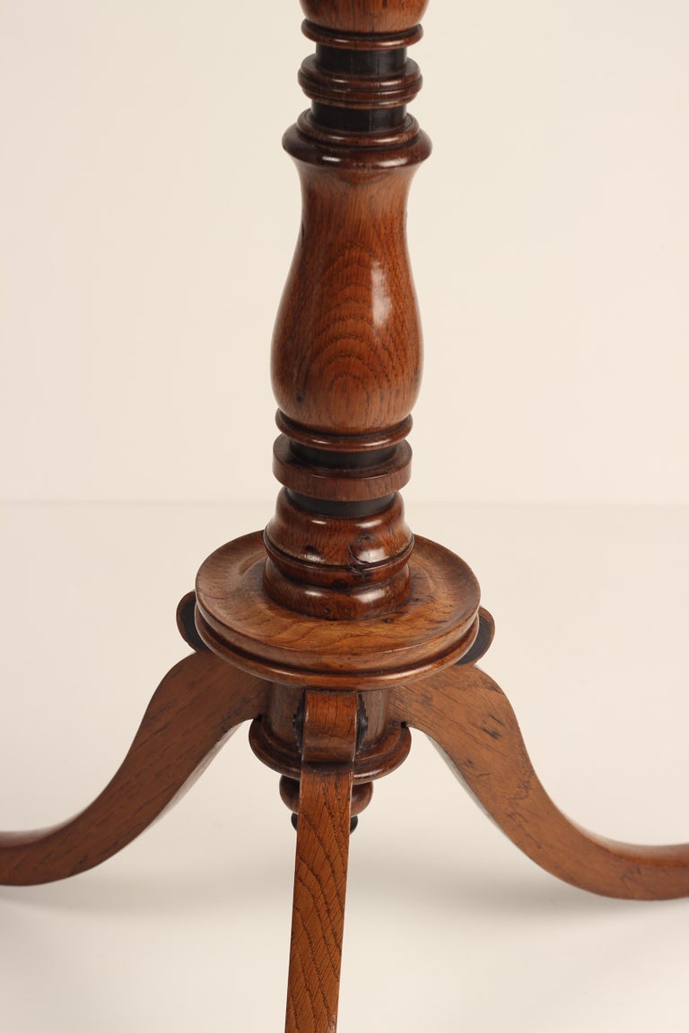 English 19th Century Oak Hard Wood Specimen Pedestal, Tripod Table / Wine Table For Sale 1