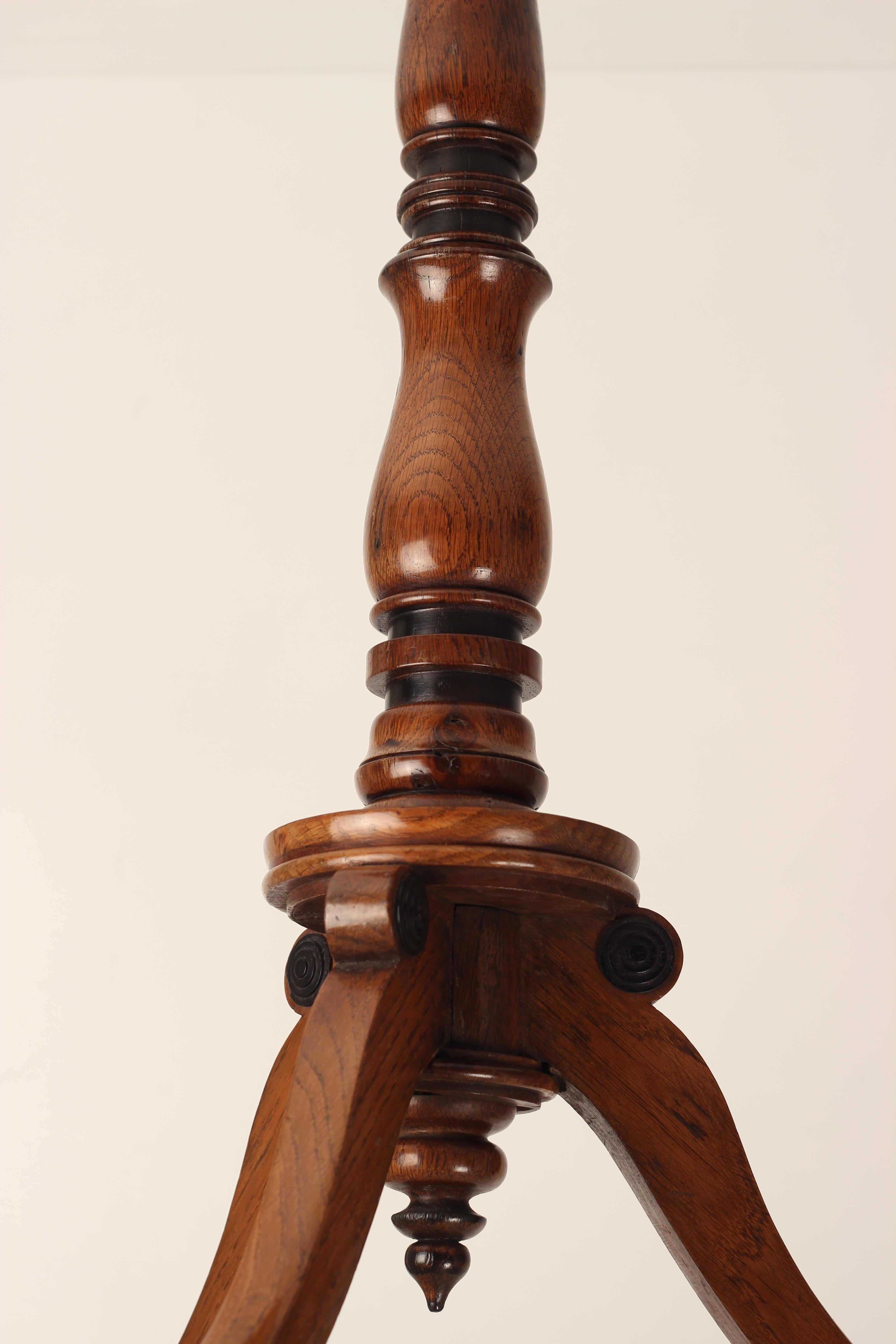 English 19th Century Oak Hard Wood Specimen Pedestal, Tripod Table / Wine Table For Sale 2