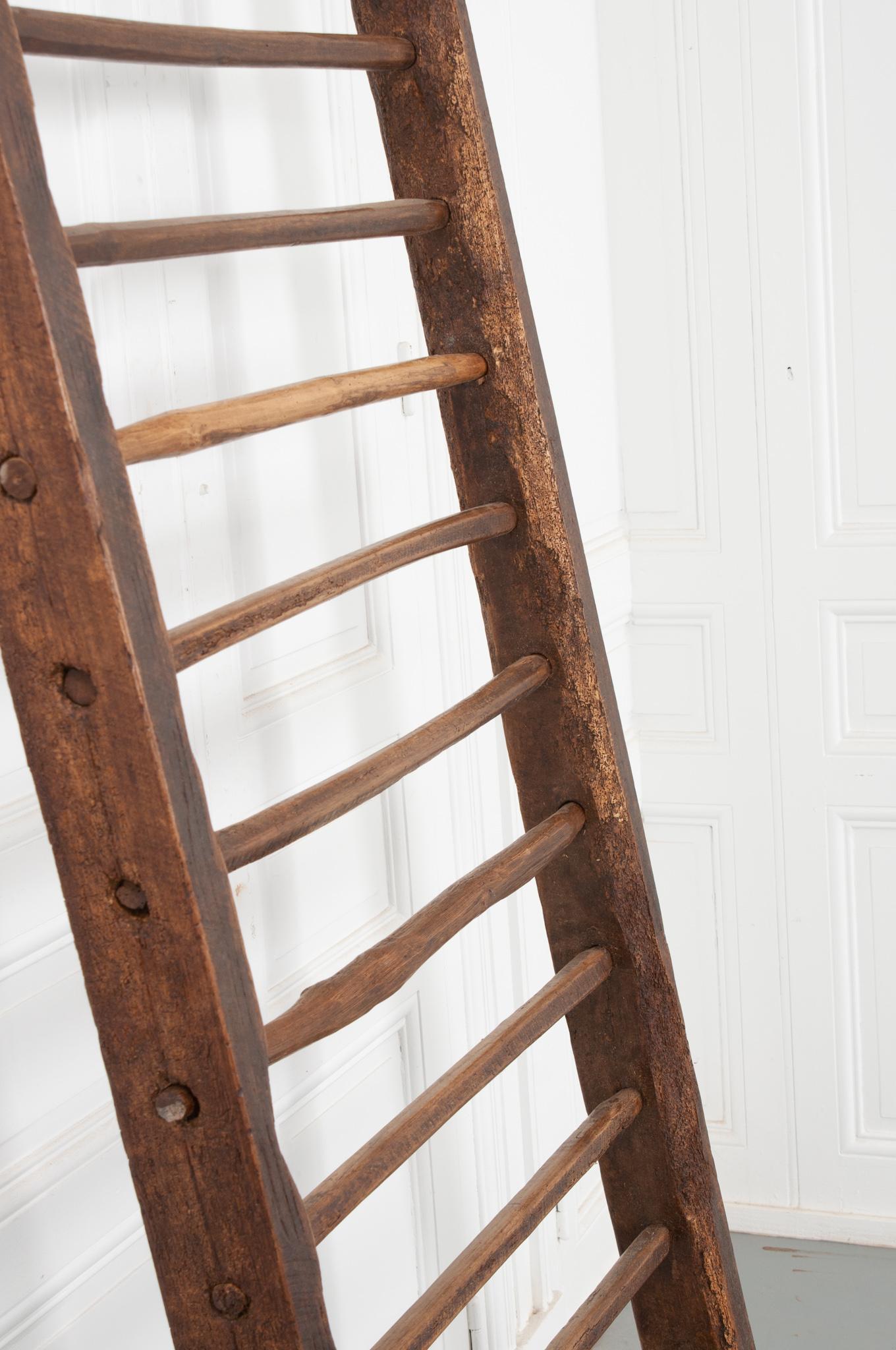 English 19th Century Oak Hay Ladder In Good Condition In Baton Rouge, LA