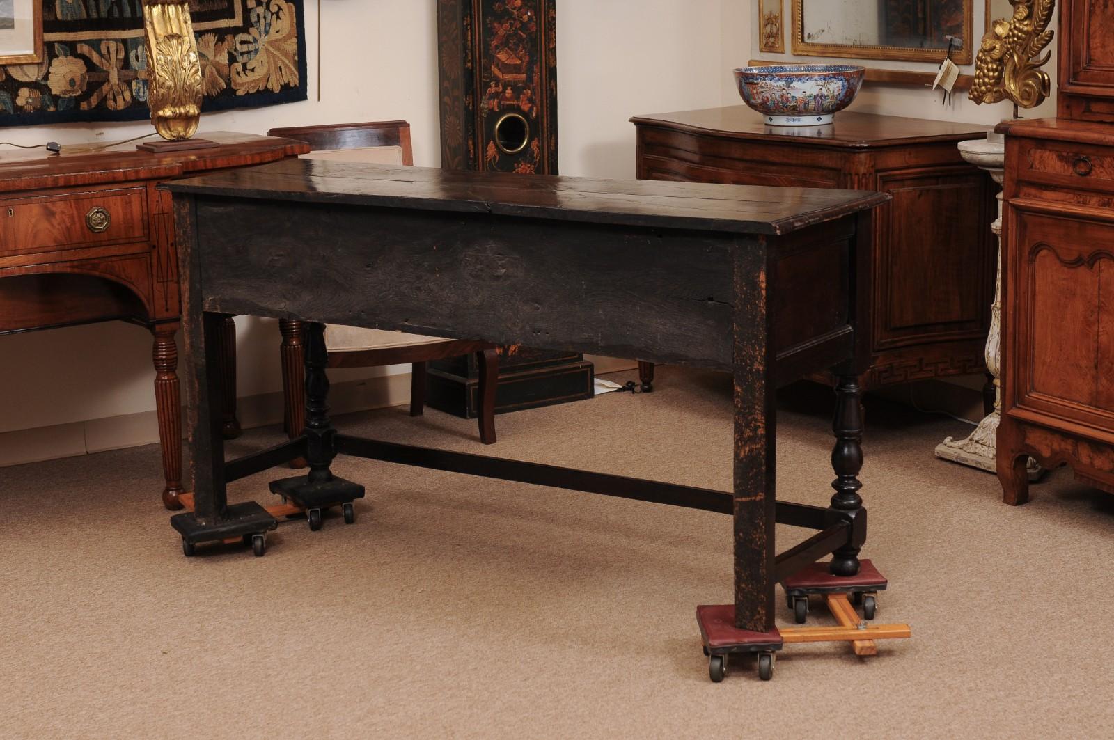 Base de commode en chêne du XIXe siècle de style jacobéen, pieds avant tournés en vente 2