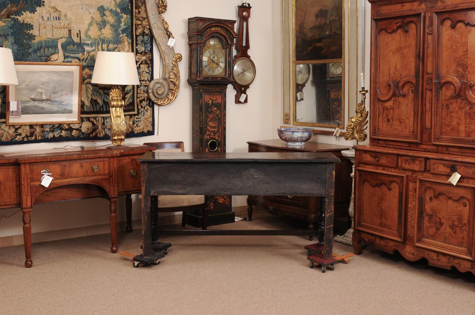Base de commode en chêne du XIXe siècle de style jacobéen, pieds avant tournés en vente 3