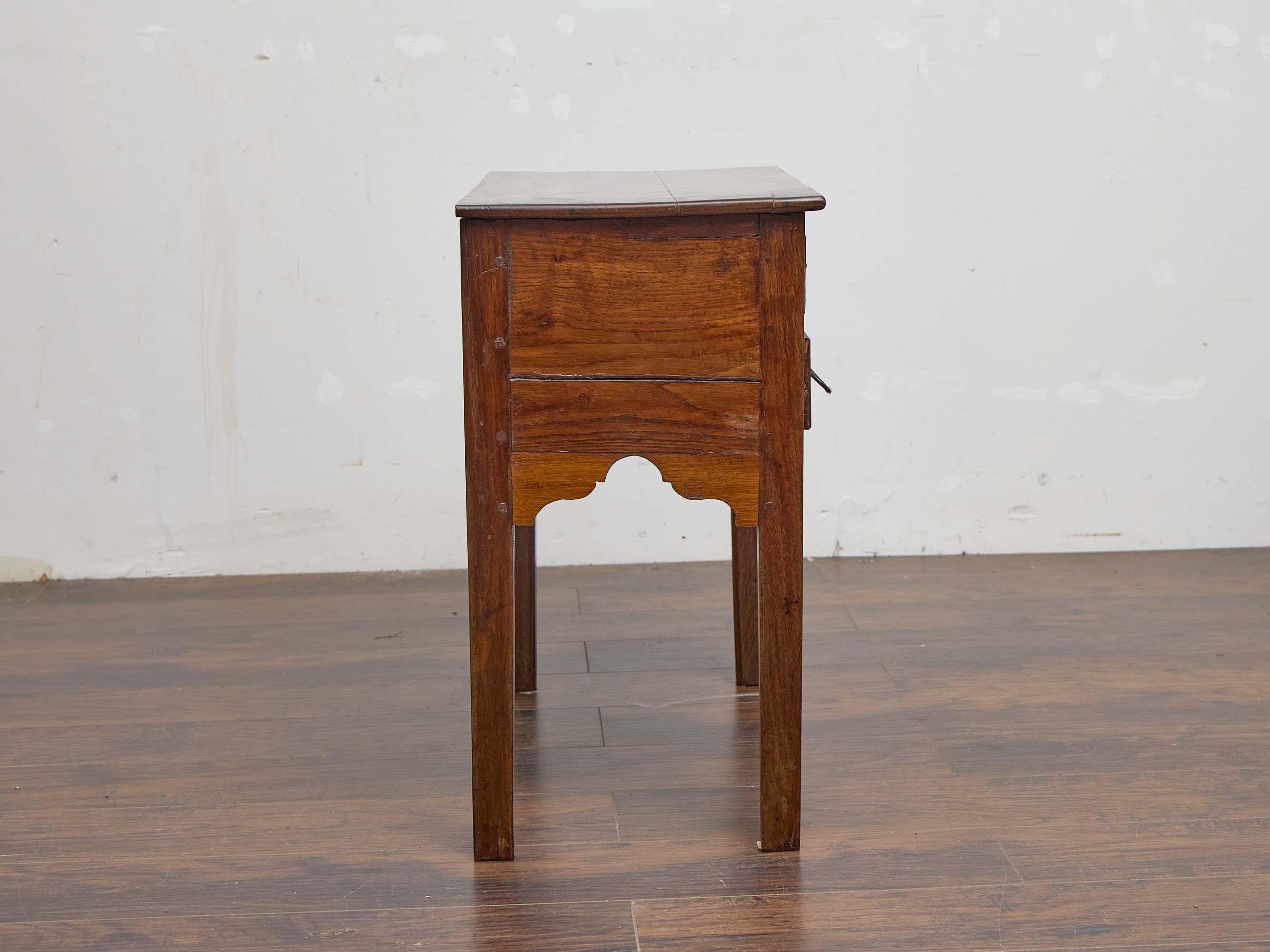 English 19th Century Oak Lowboy with Brass Drop Handles In Good Condition For Sale In Atlanta, GA