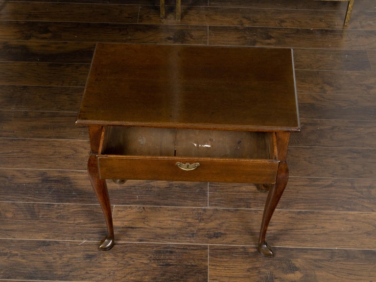 English 19th Century Oak Lowboy with Drawer, Chippendale Handle and Slipper Feet For Sale 6