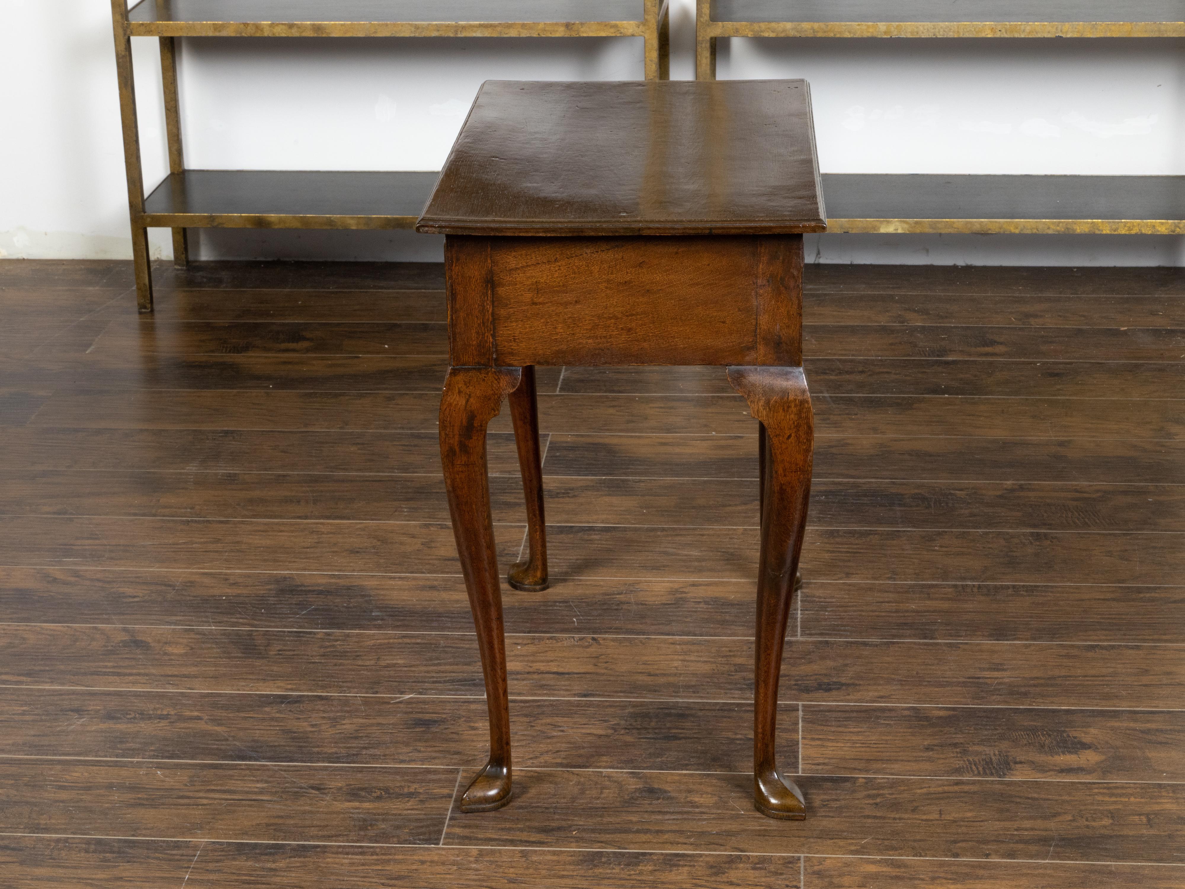 English 19th Century Oak Lowboy with Drawer, Chippendale Handle and Slipper Feet In Good Condition In Atlanta, GA