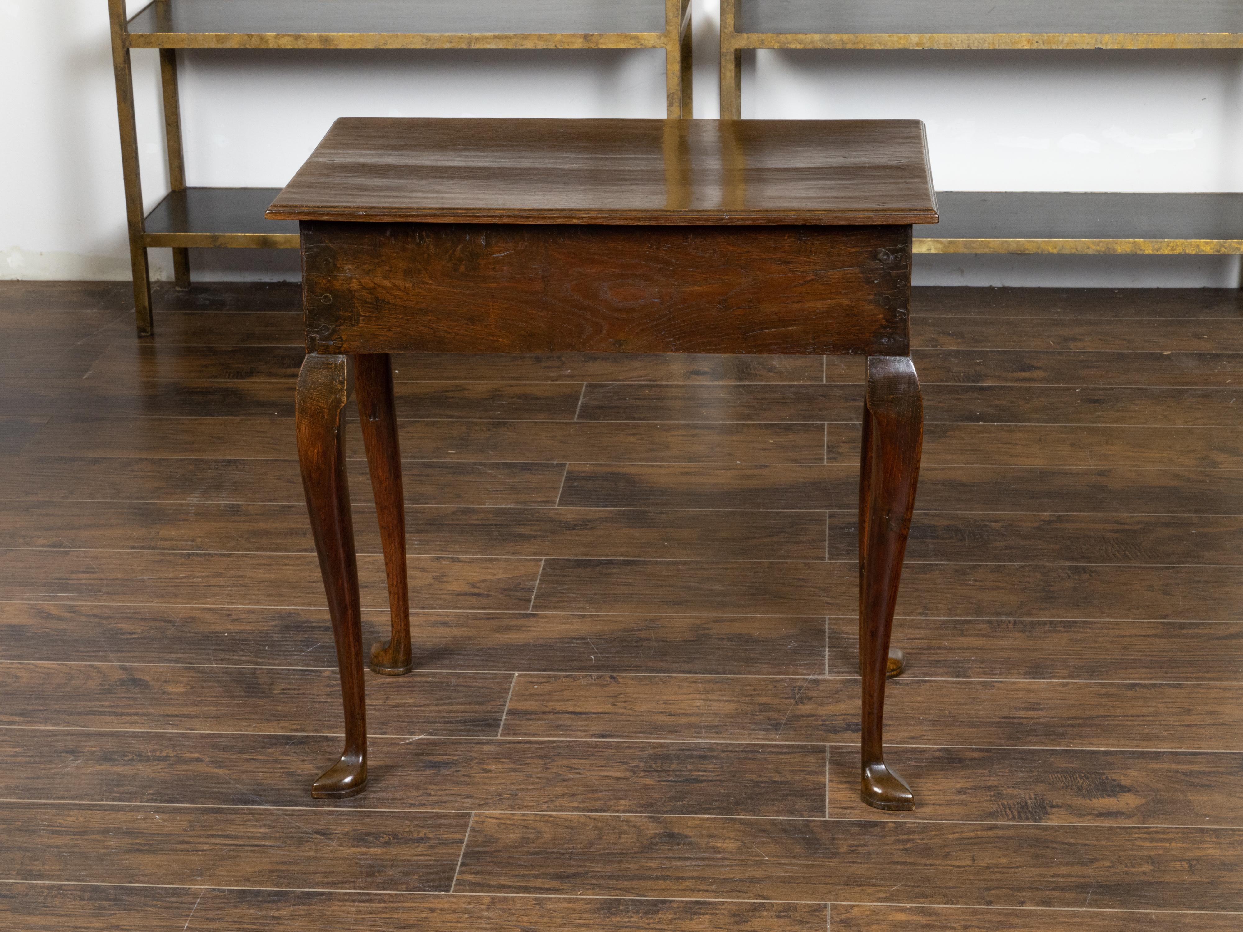 English 19th Century Oak Lowboy with Drawer, Chippendale Handle and Slipper Feet 1