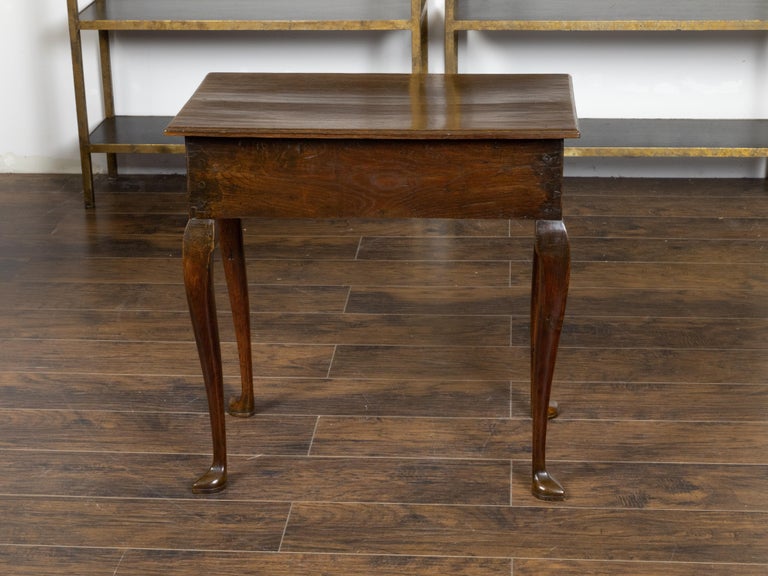 English 19th Century Oak Lowboy with Drawer, Chippendale Handle and Slipper Feet For Sale 1