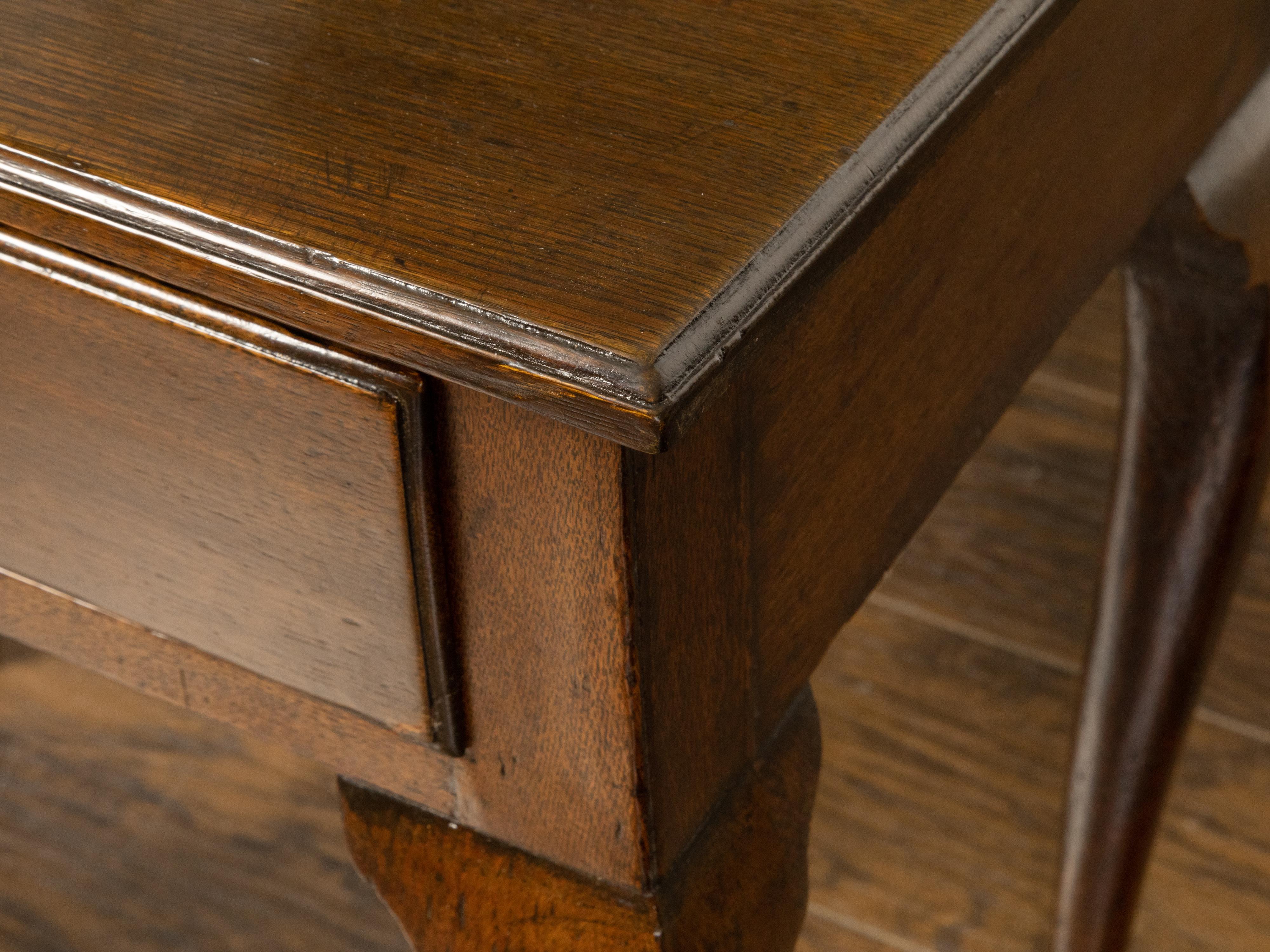 English 19th Century Oak Lowboy with Drawer, Chippendale Handle and Slipper Feet 3
