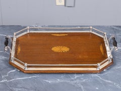 Bandeja para servir inglesa del siglo XIX, de roble, con incrustaciones de marquetería y galería plateada