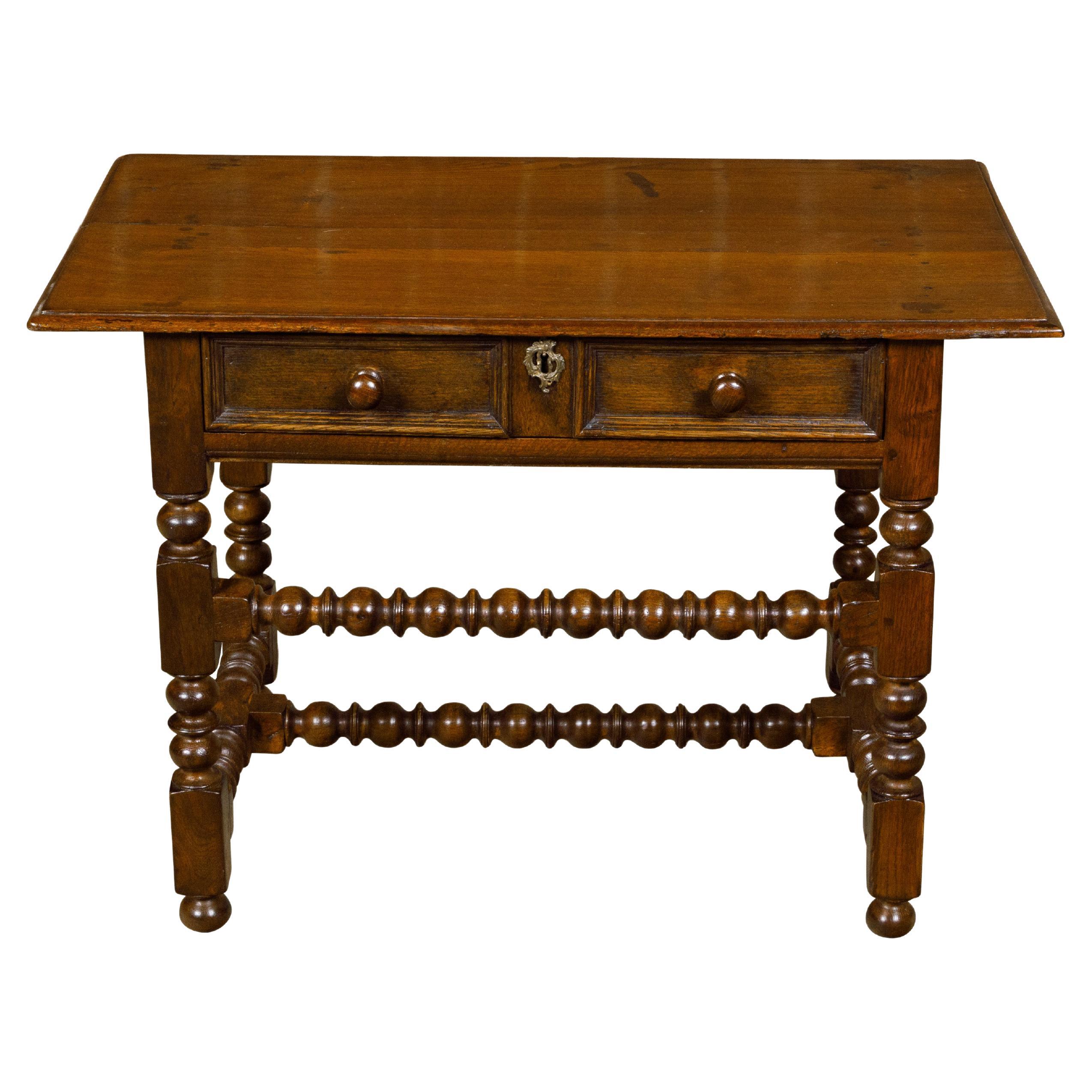 Table d'appoint anglaise du 19ème siècle avec pieds bobine sculptés et tiroir simple