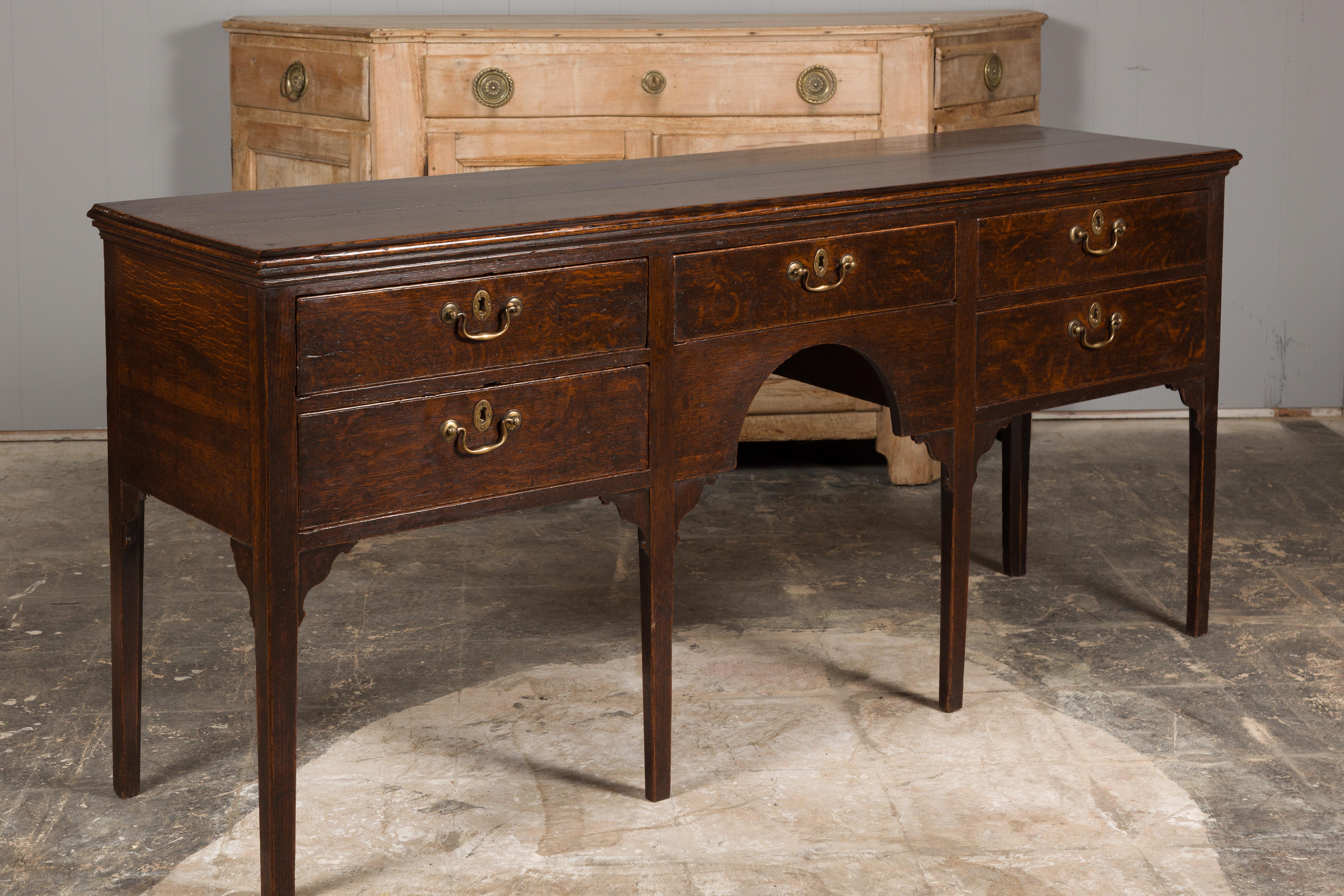 English 19th Century Oak Sideboard with Five Drawers and Carved Spandrels For Sale 6