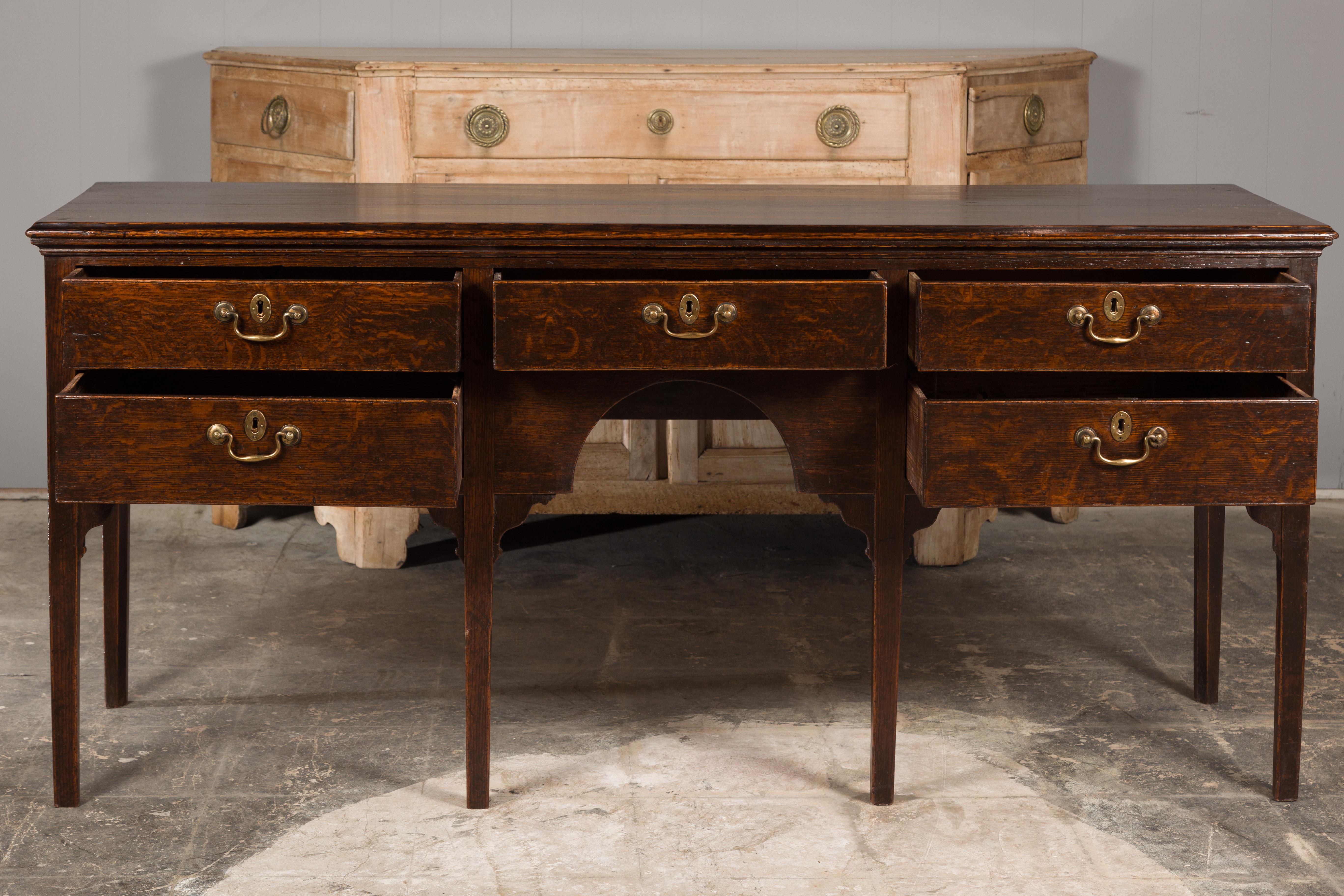 English 19th Century Oak Sideboard with Five Drawers and Carved Spandrels For Sale 5