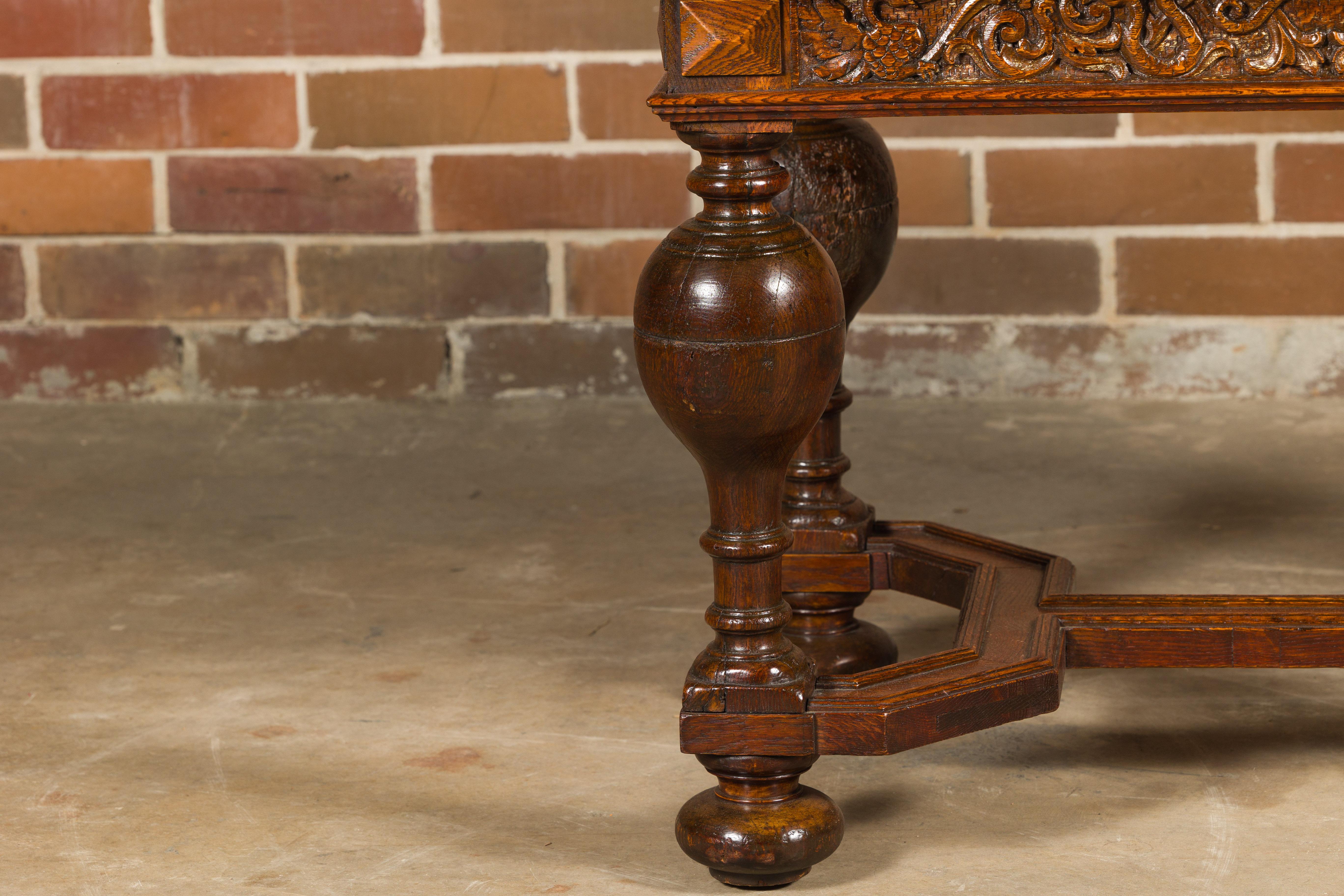 English 19th Century Oak Table with Carved Apron and Turned Baluster Legs For Sale 3