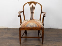 Sillón Windsor inglés del siglo XIX de roble con tapizado de kilim