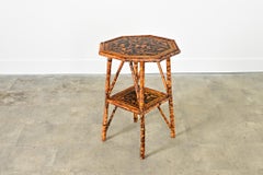 Englischer achteckiger Bambustisch aus dem 19. Jahrhundert mit Decoupage