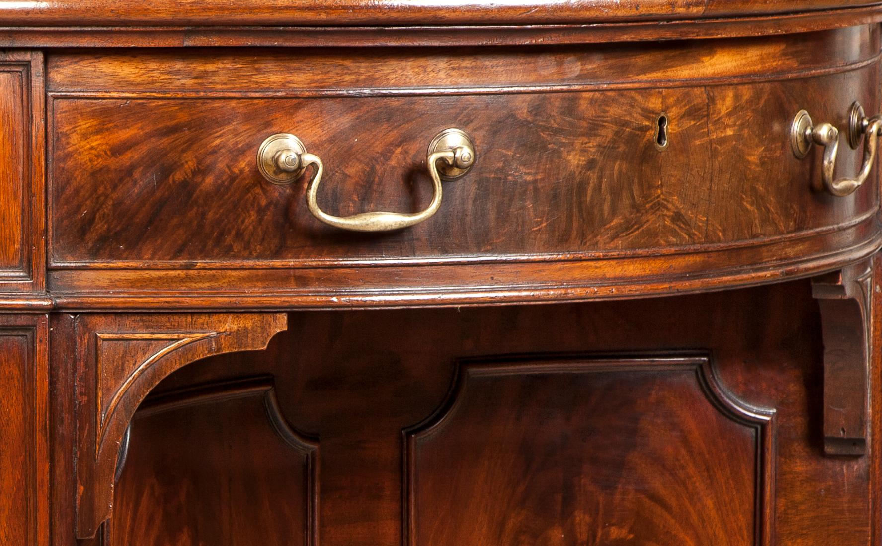 English 19th Century Oval Mahogany and Leather Partners Desk 2