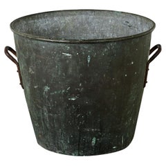 Pot anglais du 19ème siècle en cuivre oxydé