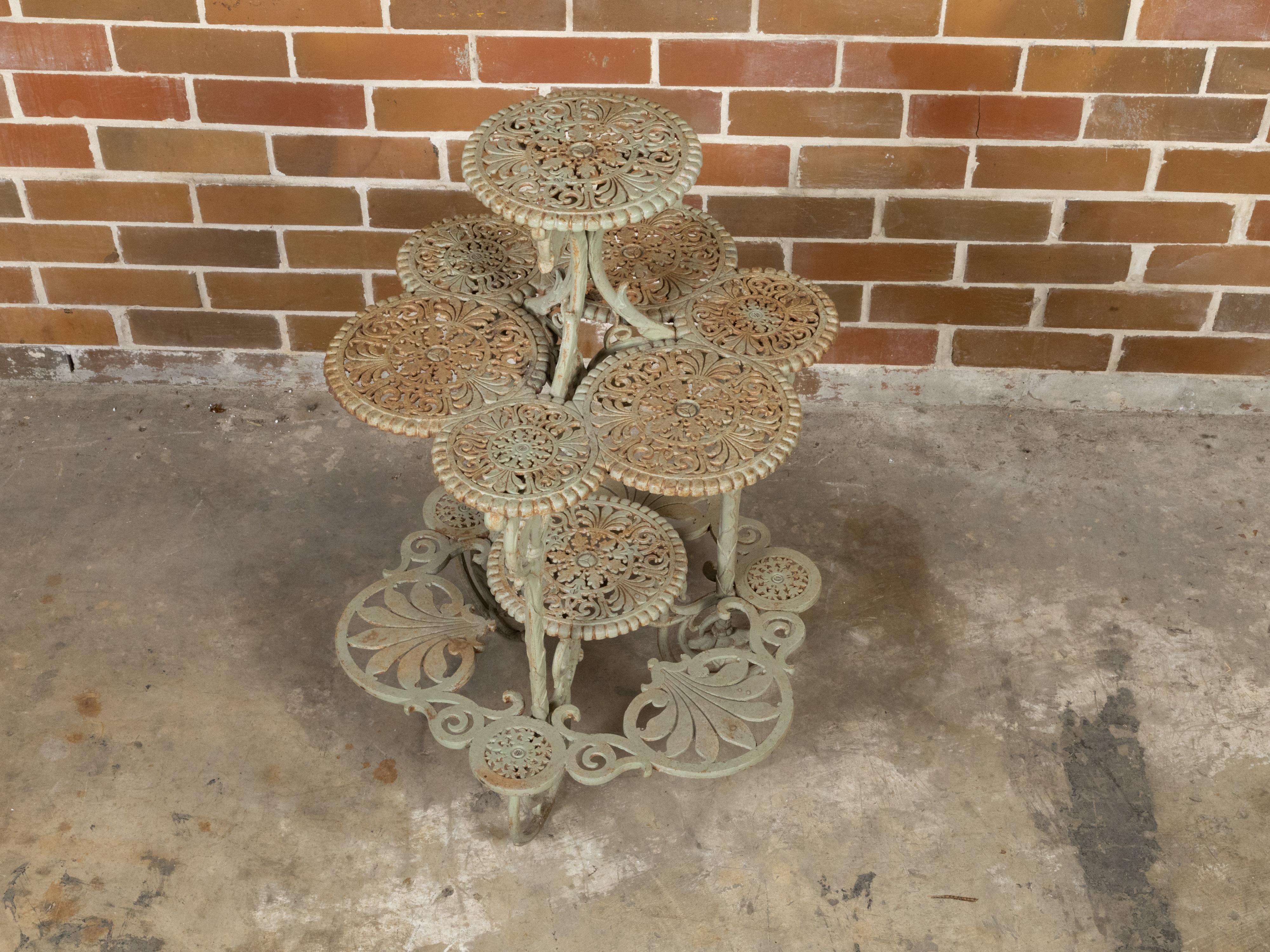 English 19th Century Painted Iron Four-Tiered Table with Foliage Openwork Motifs In Good Condition For Sale In Atlanta, GA