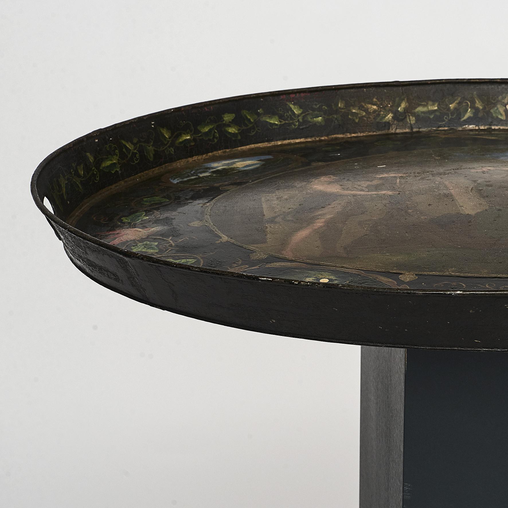 English 19th Century Painted Oval Tole Tray For Sale 6