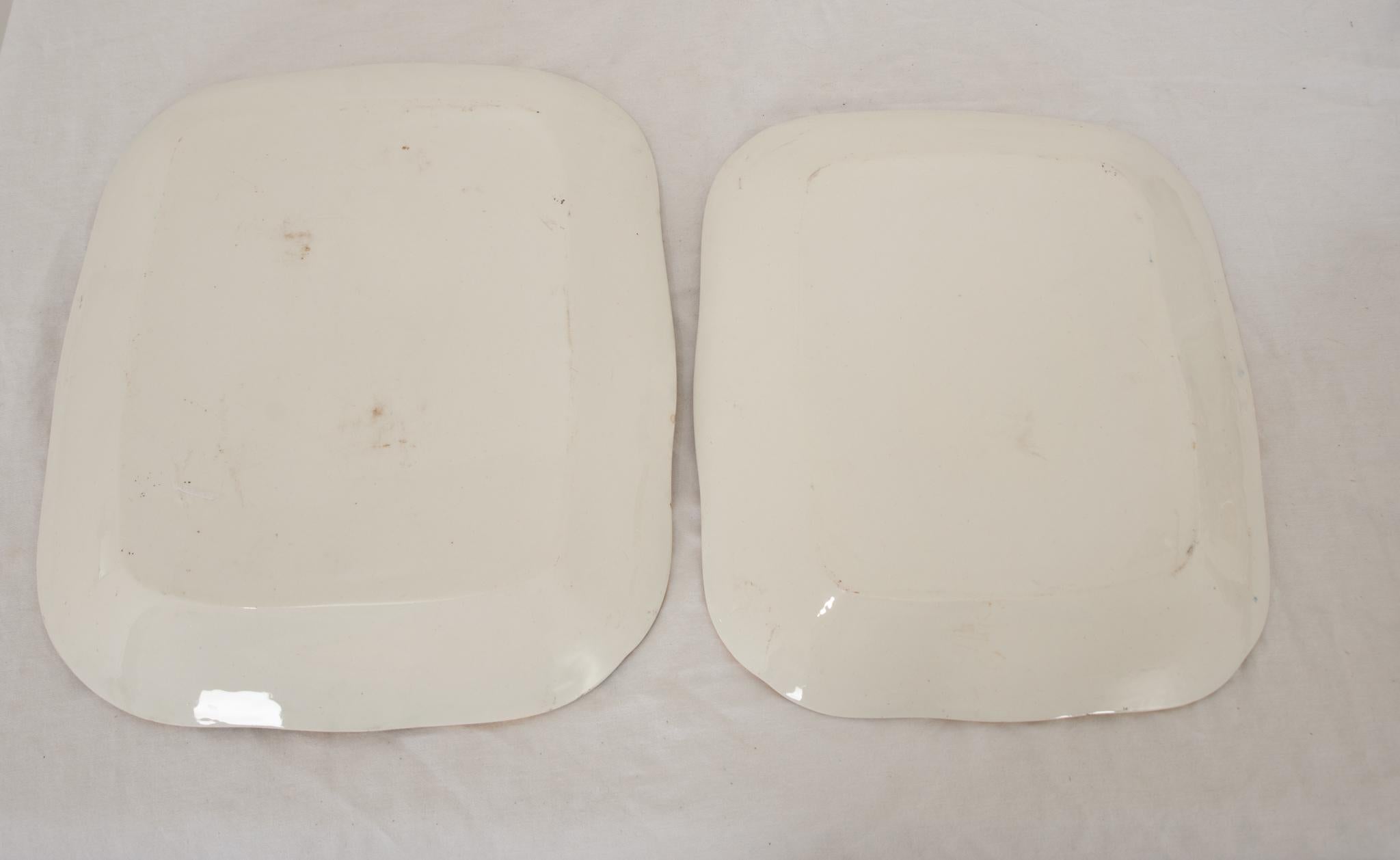 English 19th Century Pair of Aesthetic Movement Platters 4