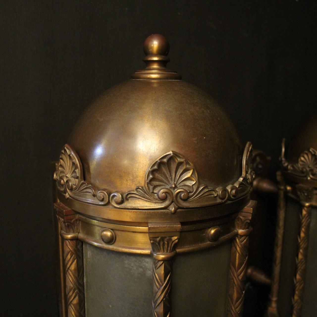 English 19th Century Pair of Bronze Antique Wall Lanterns In Fair Condition For Sale In Chester, GB
