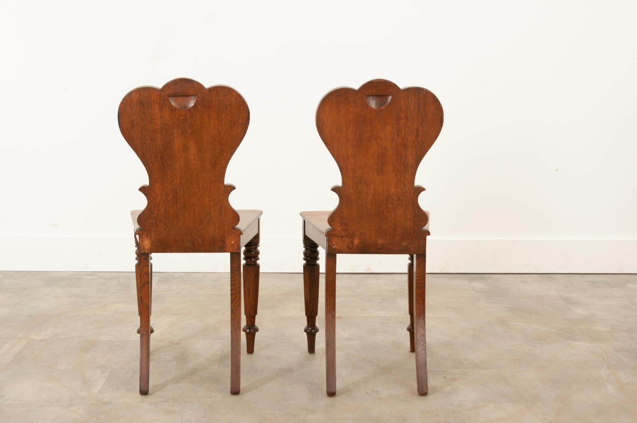 English 19th Century Pair of Oak Hall Chairs For Sale 2