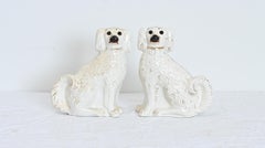 English 19th Century Pair of Staffordshire Dogs with Glass Eyes