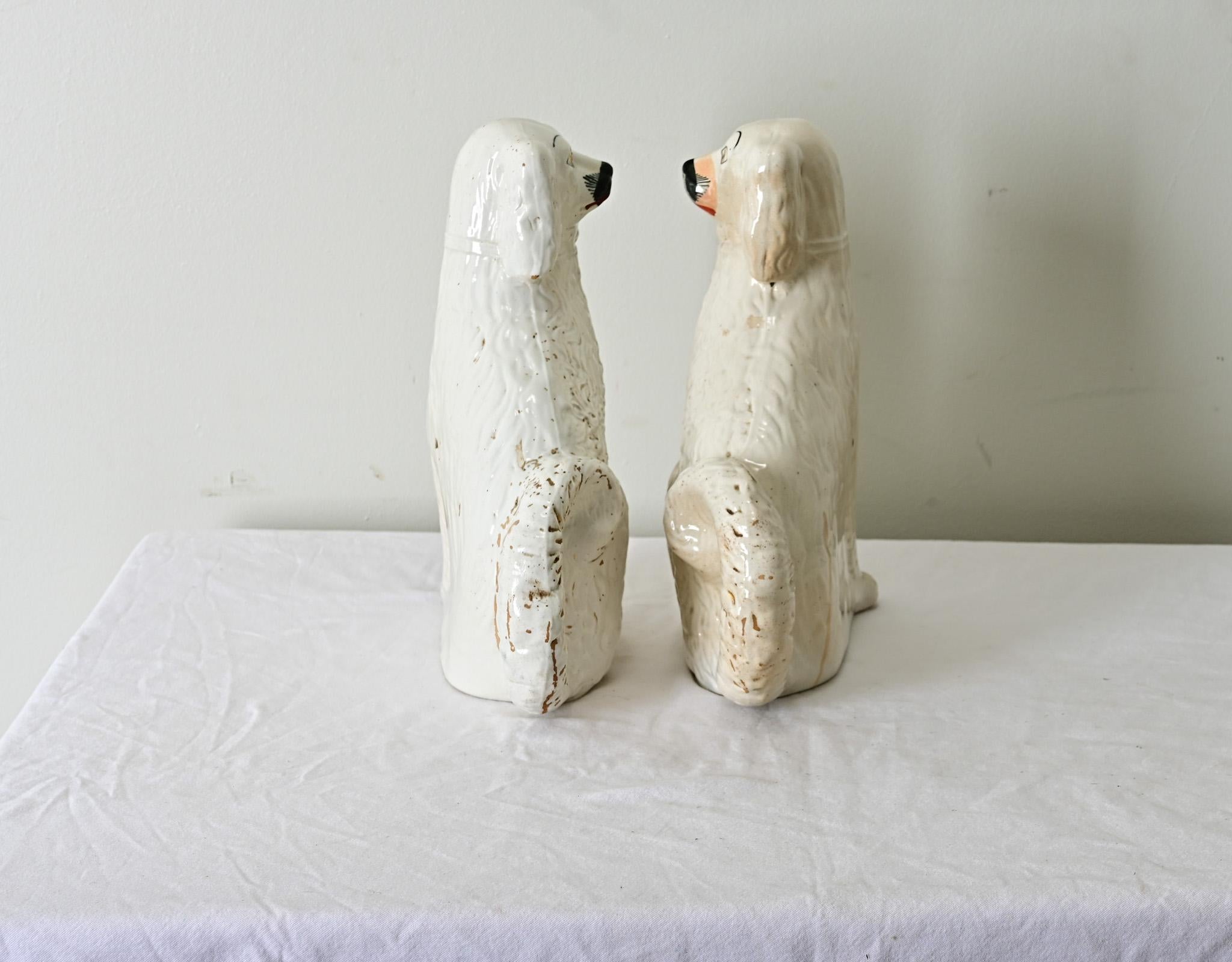 English 19th Century Pair of Staffordshire Spaniels 2