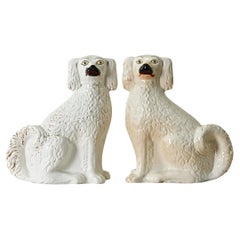 English 19th Century Pair of Staffordshire Spaniels
