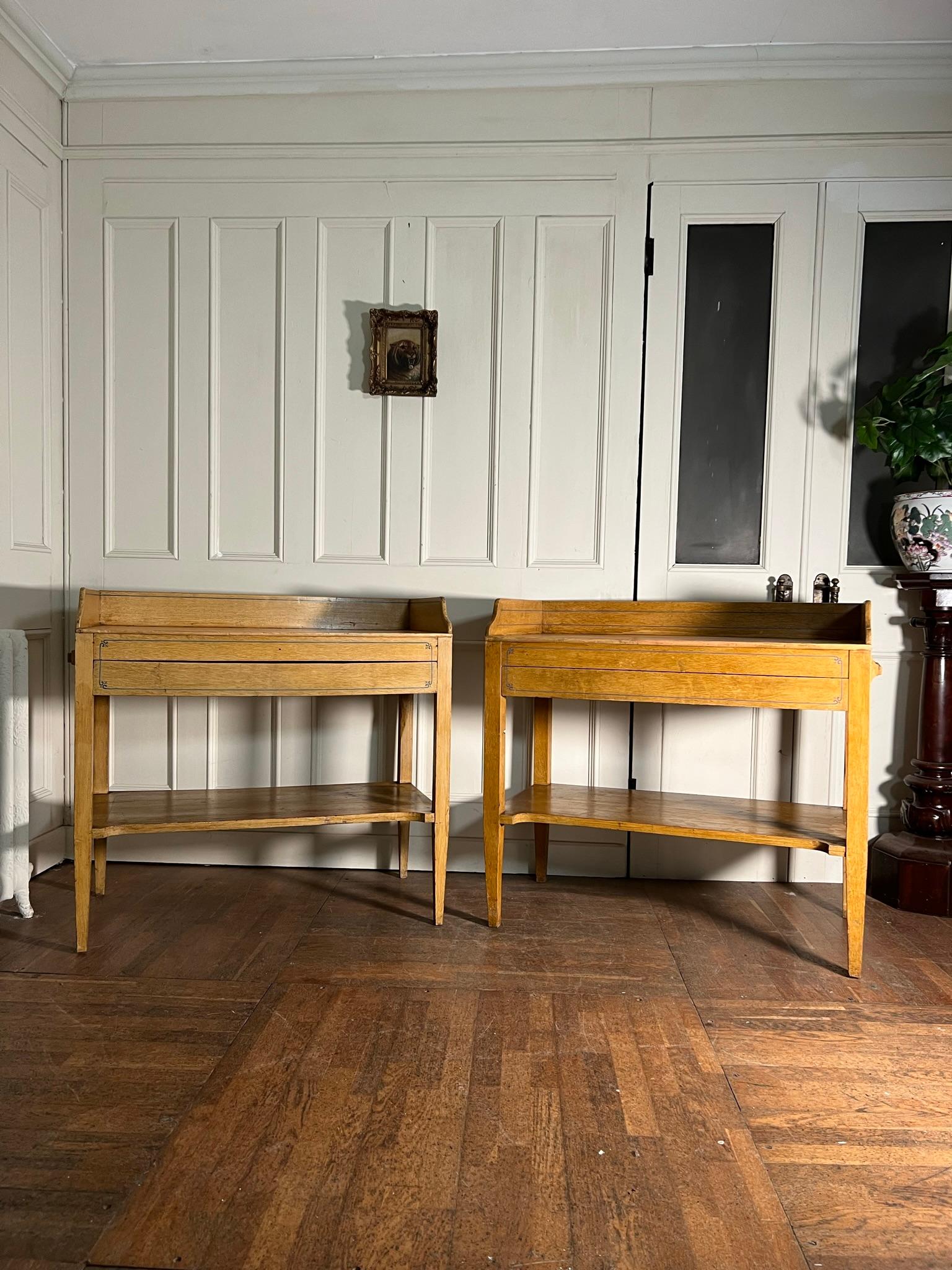 English 19th Century Pair of Wash Stands In Good Condition In Warrington, GB