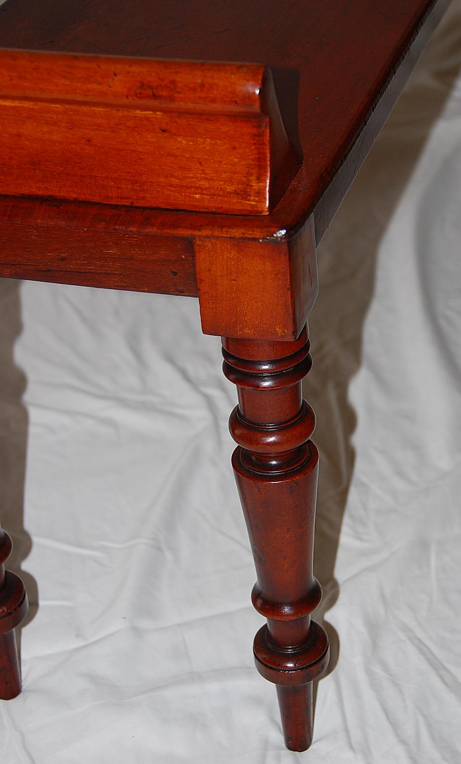 Victorian English 19th Century Period Mahogany Hall Bench with Up Swept Ends