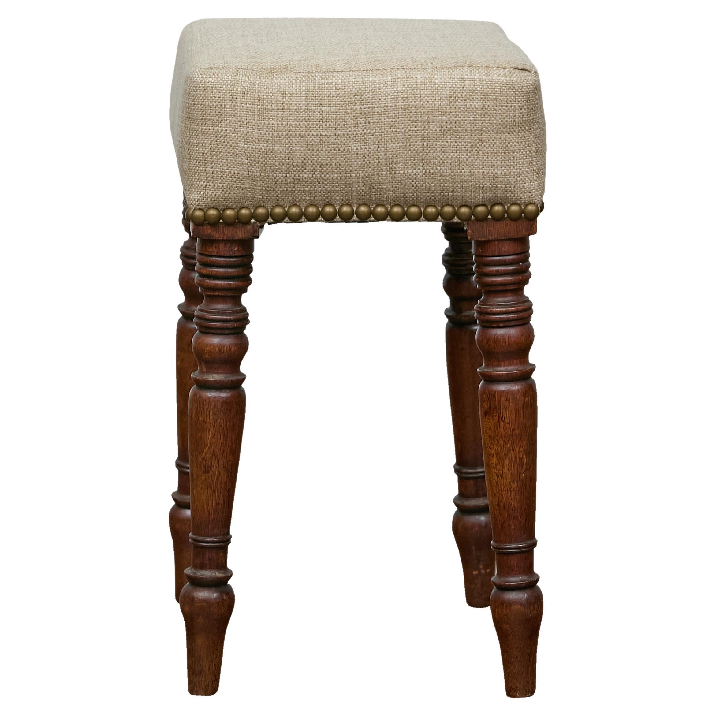 English 19th Century Petite Oak Stool with Turned Legs and Linen Upholstery