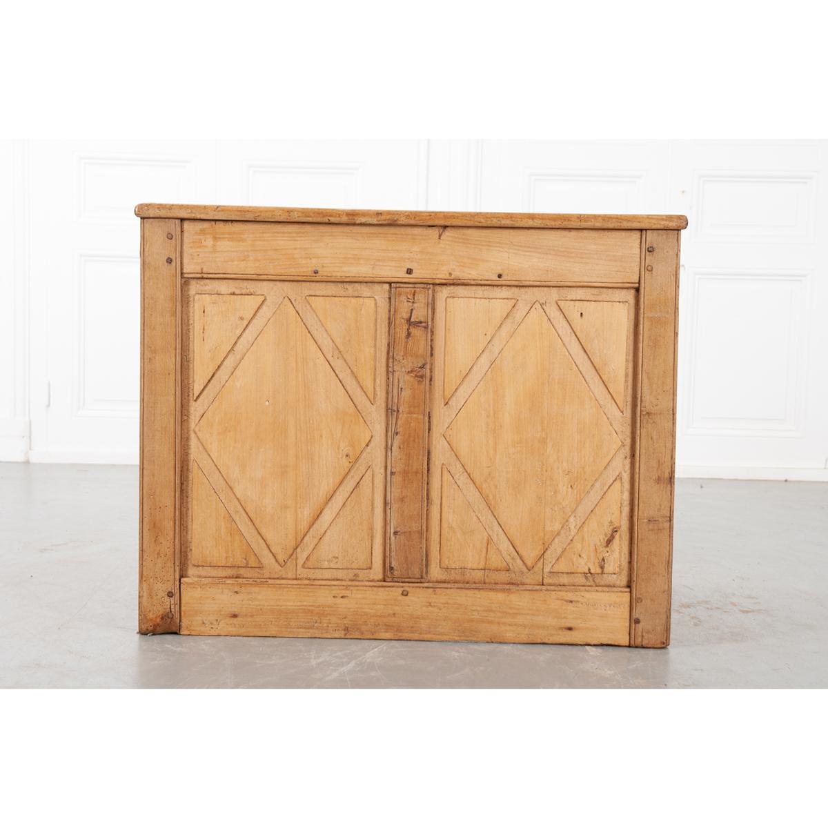 English 19th Century Pine Auctioneer’s Cash Desk For Sale 3