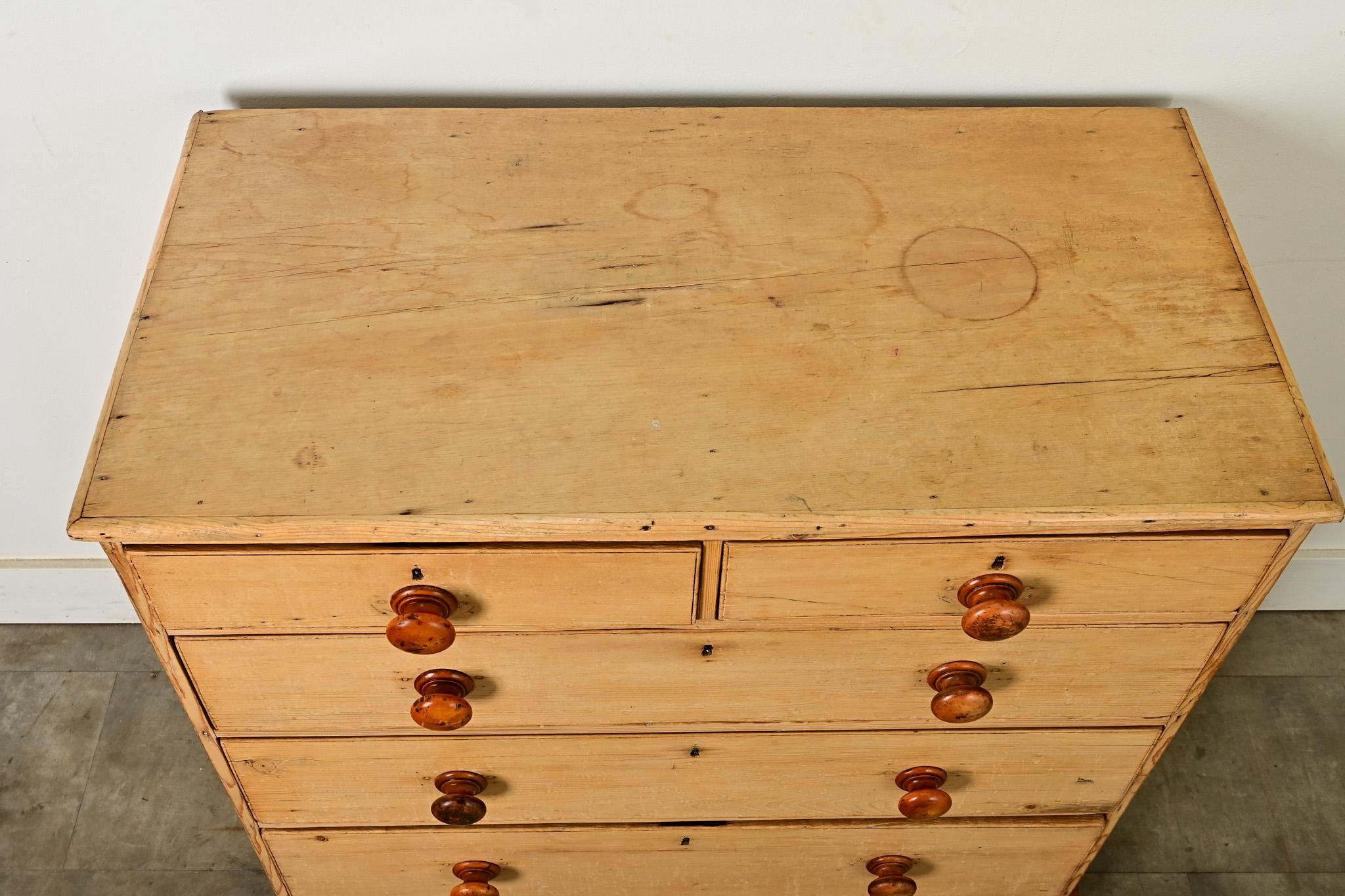 English 19th Century Pine Chest of Drawers 1