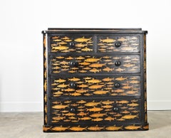 Englische Kieferntruhe aus dem 19. Jahrhundert mit neuem Anstrich & Decoupage