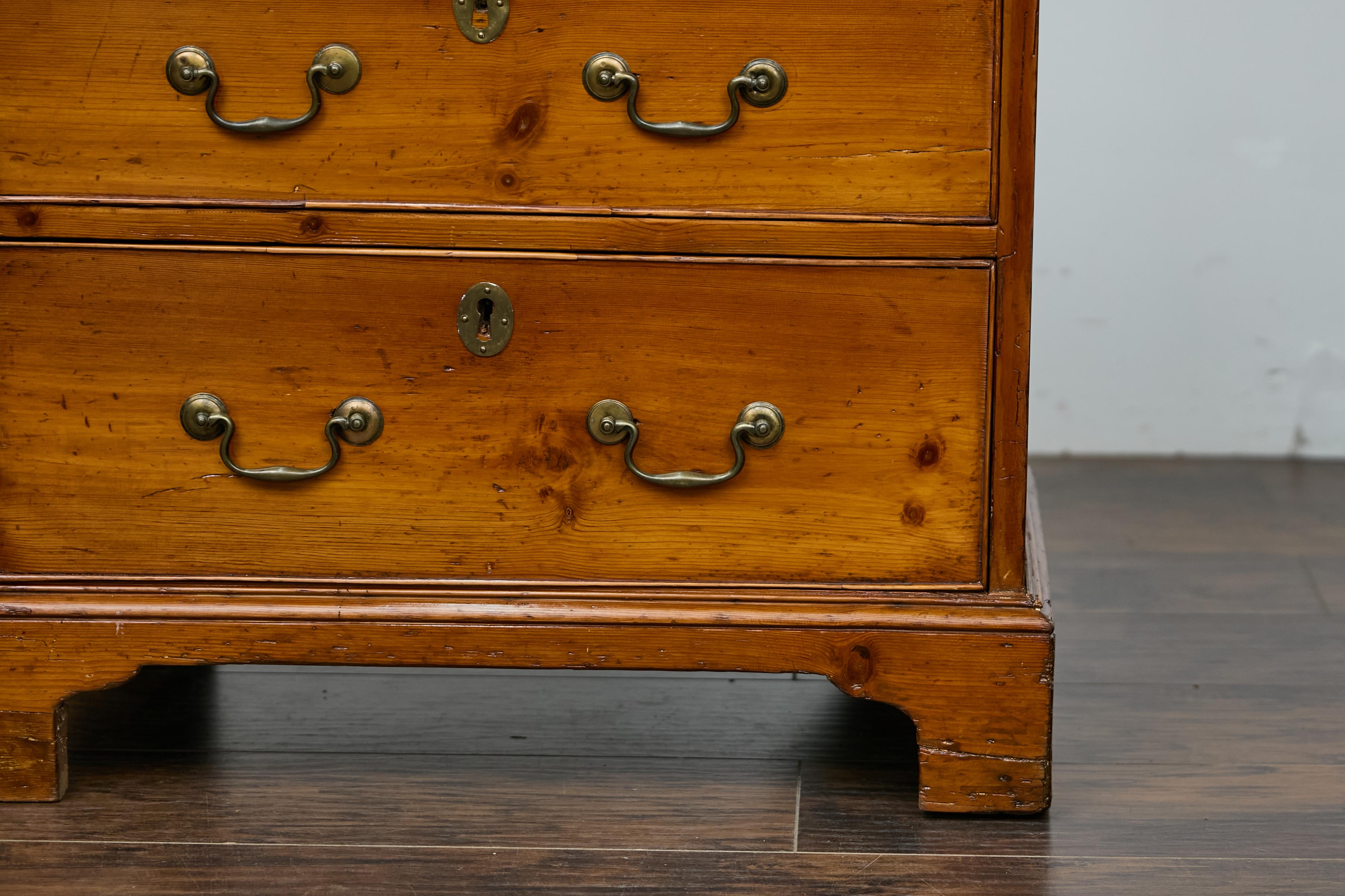 English 19th Century Pine Chest with Three Graduating Drawers and Brass Hardware In Good Condition For Sale In Atlanta, GA