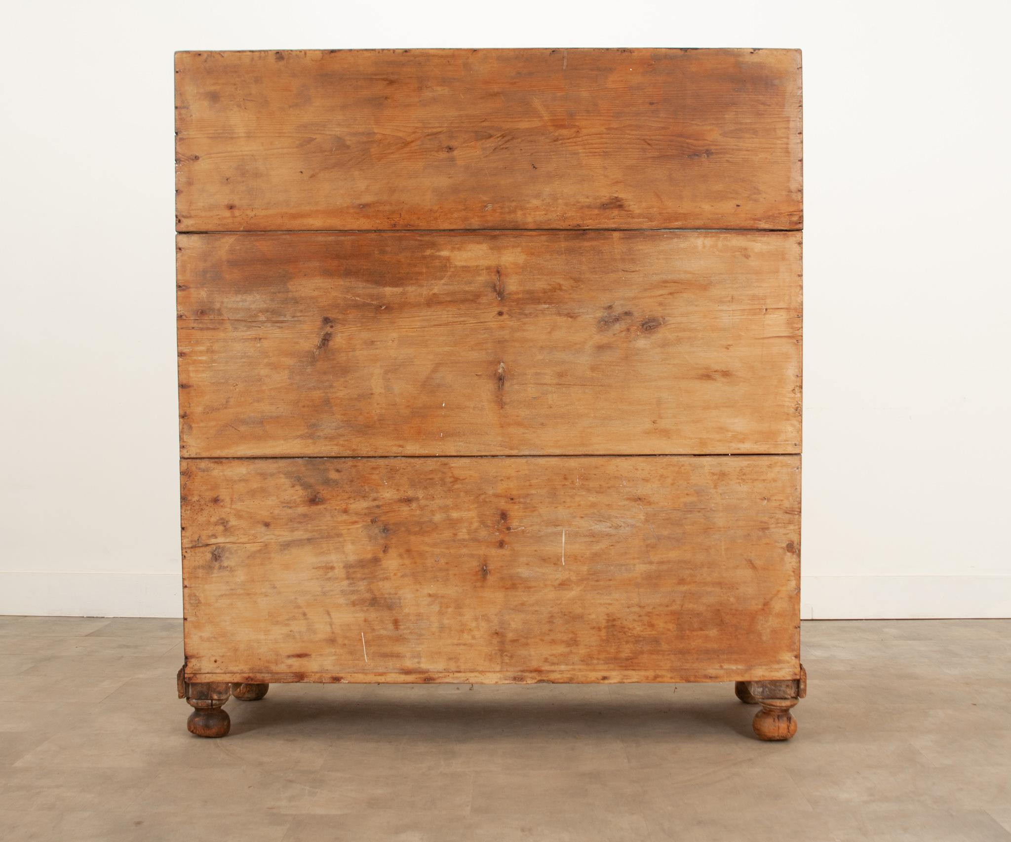 English 19th Century Pine Dresser In Good Condition For Sale In Baton Rouge, LA